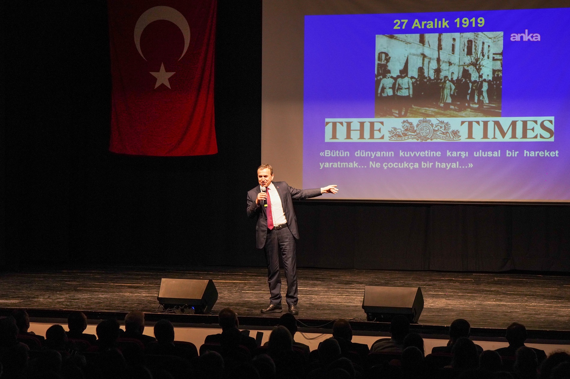 Tarihçi Naim Babüroğlu, Gaziemir'de Atatürk'ü anlattı