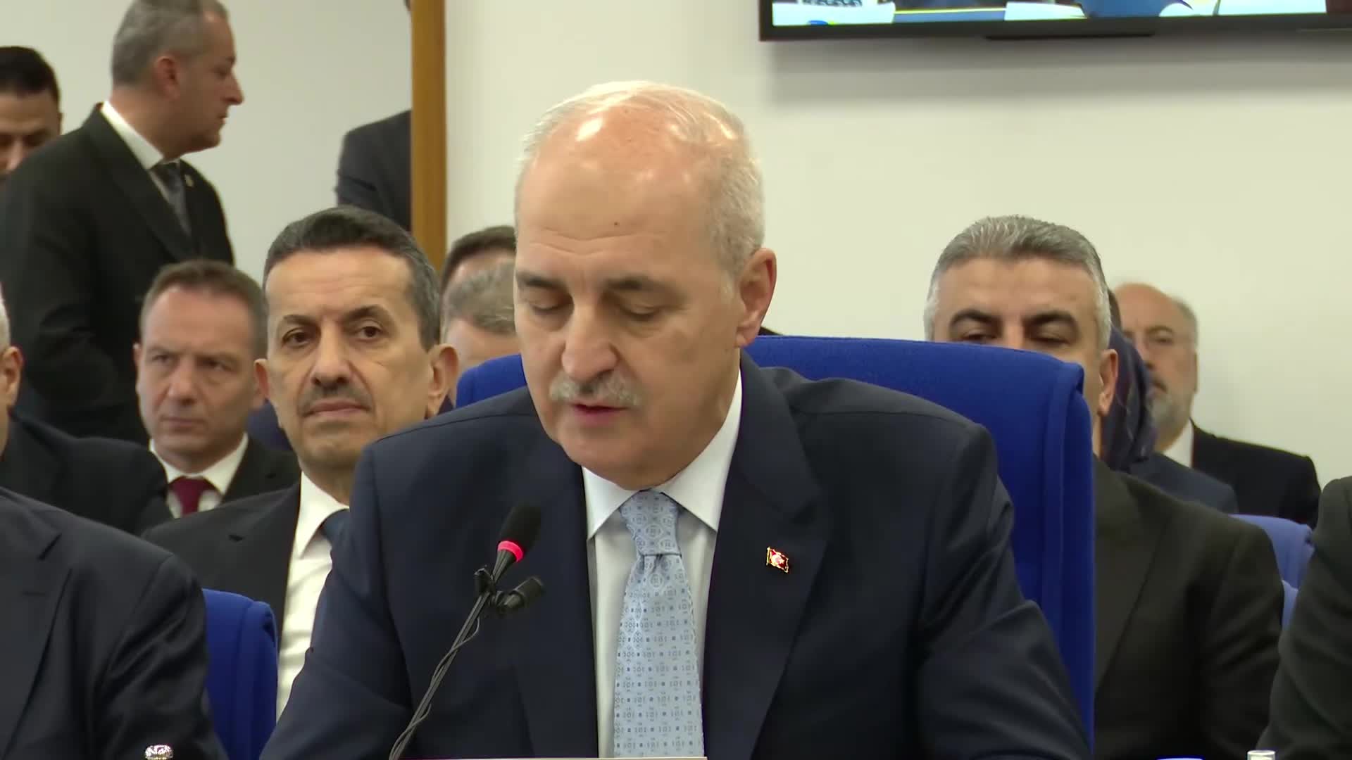 2026 yılı bütçesi Plan ve Bütçe Komisyonu'nda...  Numan Kurtulmuş: "28. dönem içerisinde yeni bir anayasa yapılması TBMM'nin en önemli ödevlerinden bir tanesidir"