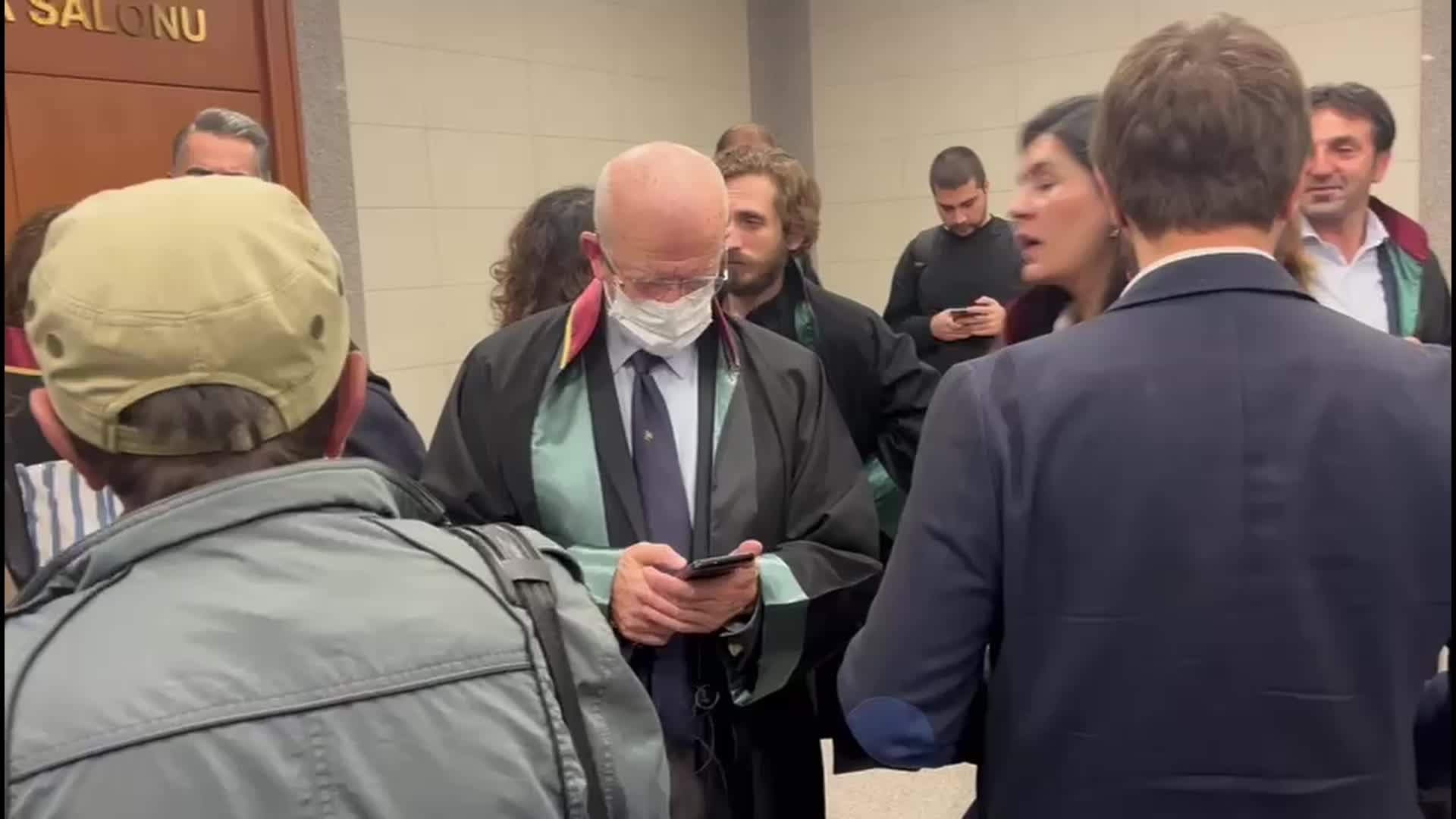 İlk derece mahkemesi Yargıtay kararına uydu, avukat Özgür Urfa “Cumhurbaşkanına hakaret” davasından beraat etti