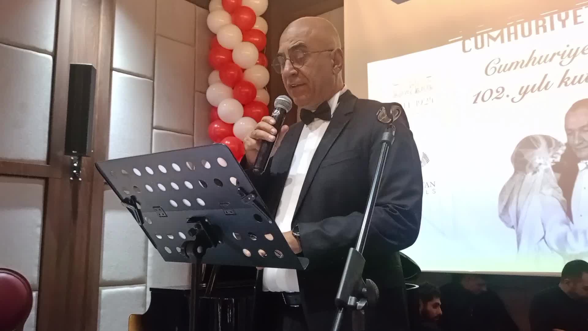 Kars’ta 50 yıl sonra ilk kez Cumhuriyet Balosu düzenlendi