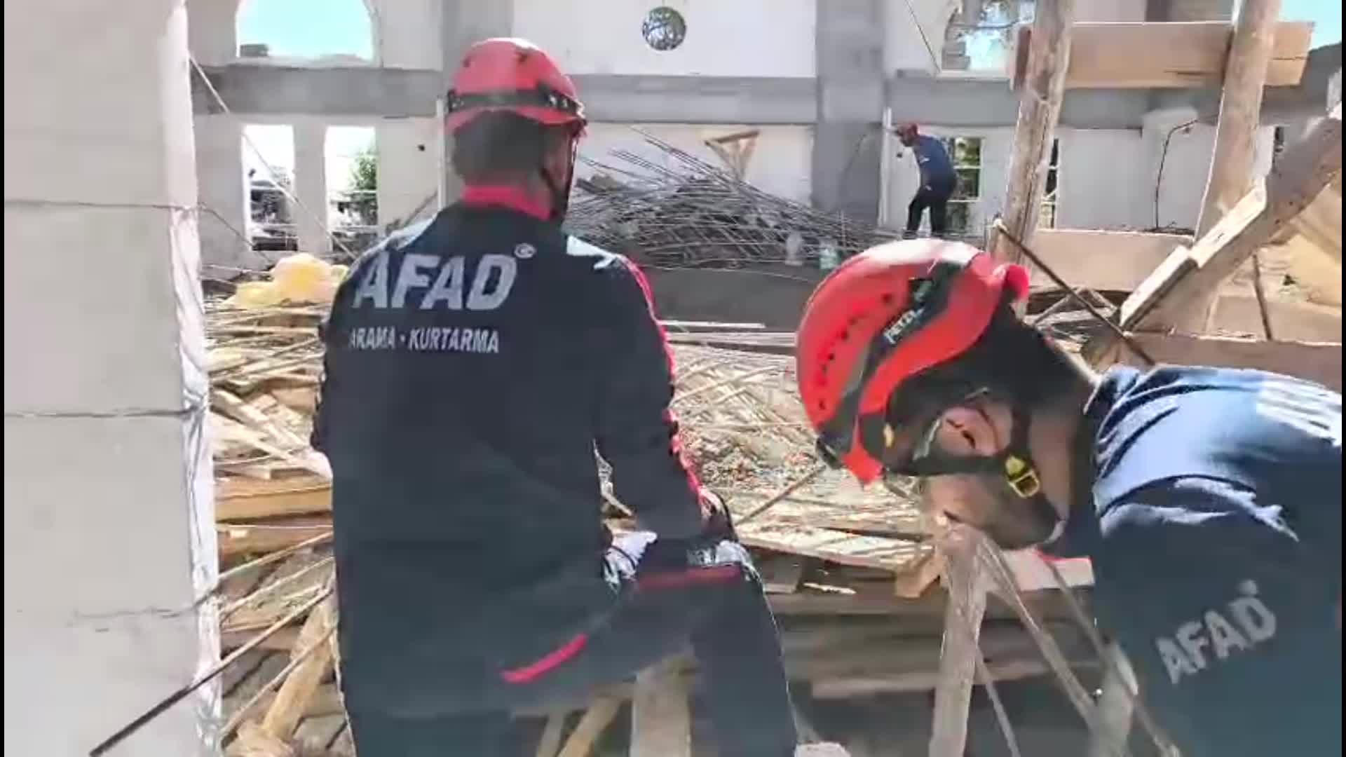 Adıyaman’da inşaat halindeki caminin kubbesi çöktü: Biri ağır 6 yaralı