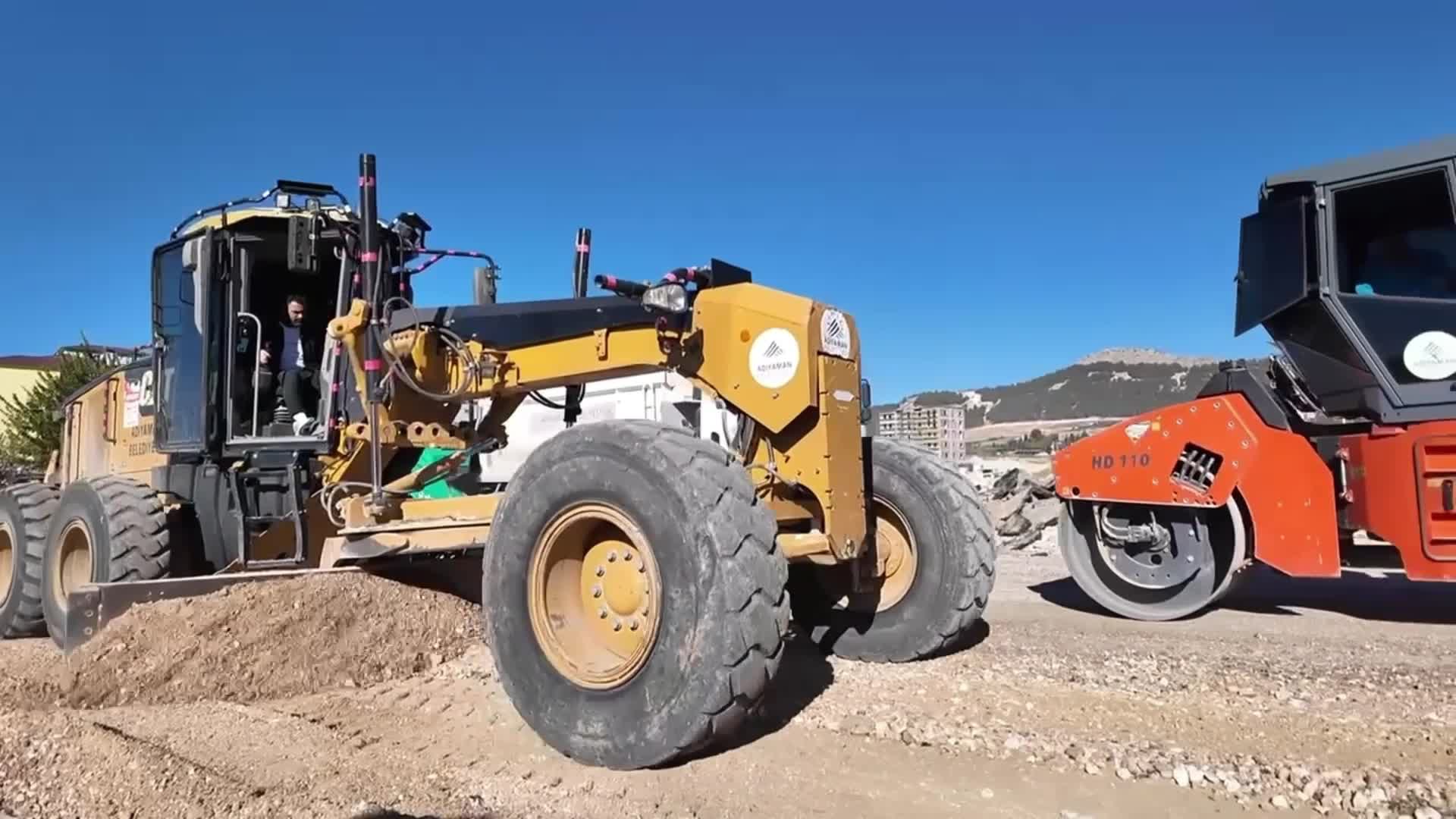 Adıyaman Belediye Başkanı Tutdere, Esentepe’deki asfalt çalışmalarını inceledi