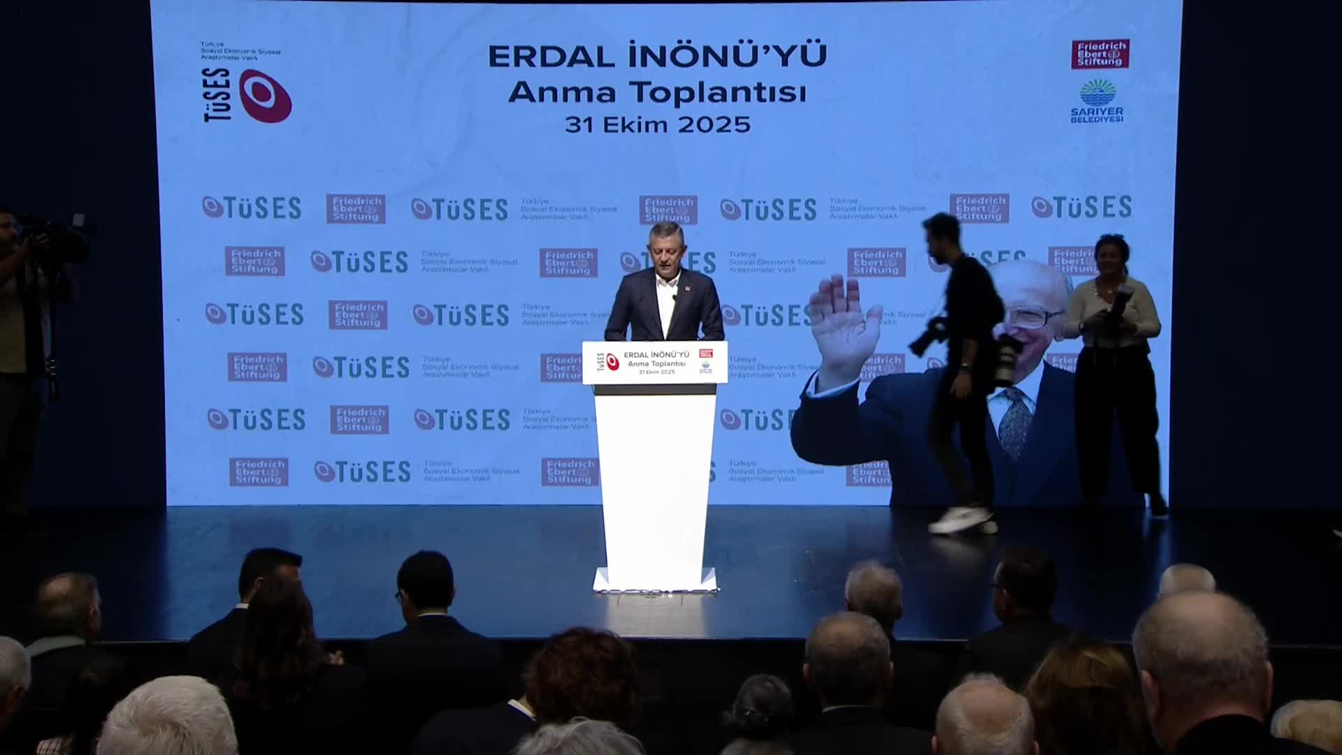 Özgür Özel: Bizim çerçevemiz, Erdal İnönü'nün her bir Kürt’ün oyunu ve temsilini, her etnisiteden insanın oyunu değerli gören yaklaşımı vasiyettir