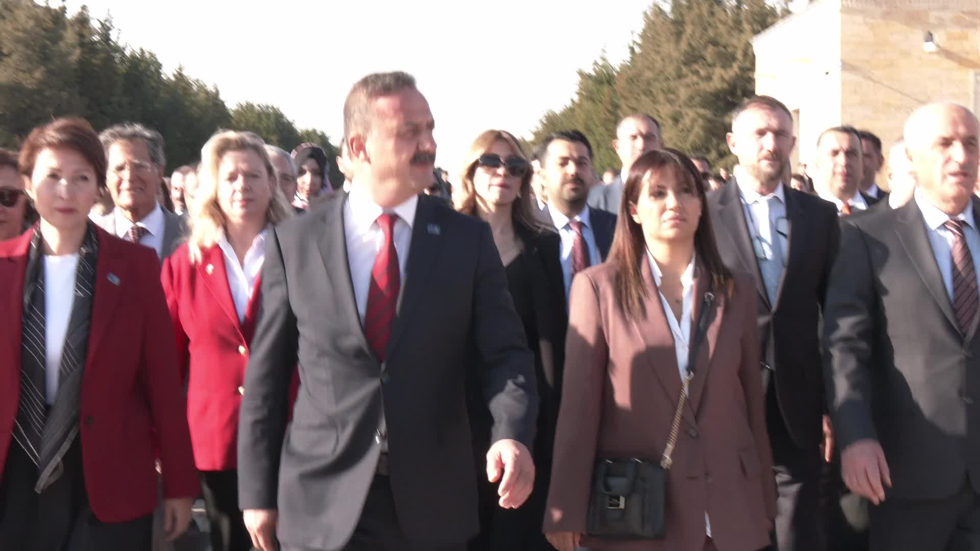 Anahtar Parti'den Anıtkabir'e ziyaret... Yavuz Ağıralioğlu: "'Egemenlik kayıtsız şartsız milletindir' parolamızla biz de vatanı, milleti, devleti ve Cumhuriyet'i bekleyeceğiz"
