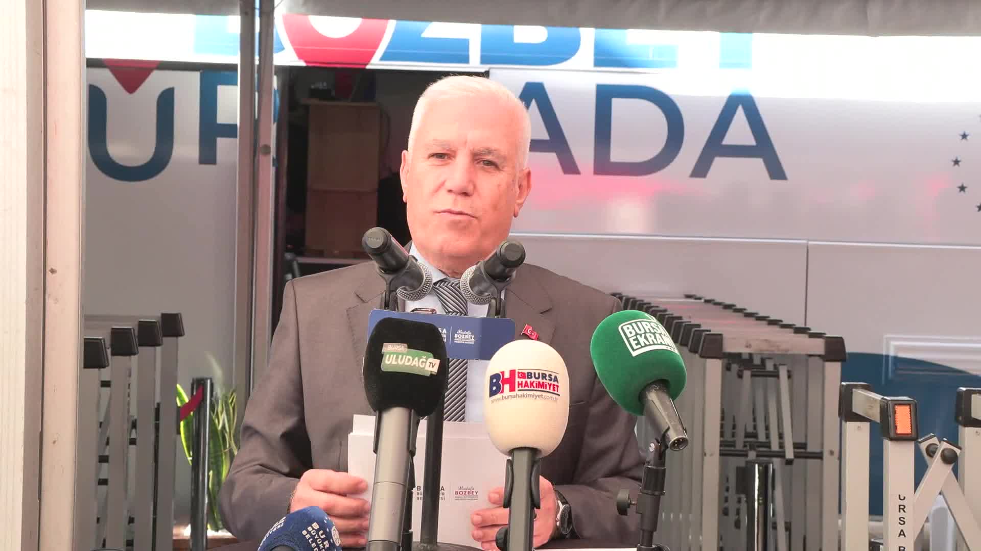 Bursa Büyükşehir Belediye Başkanı Bozbey, Kestel’de vatandaşlar ile buluştu