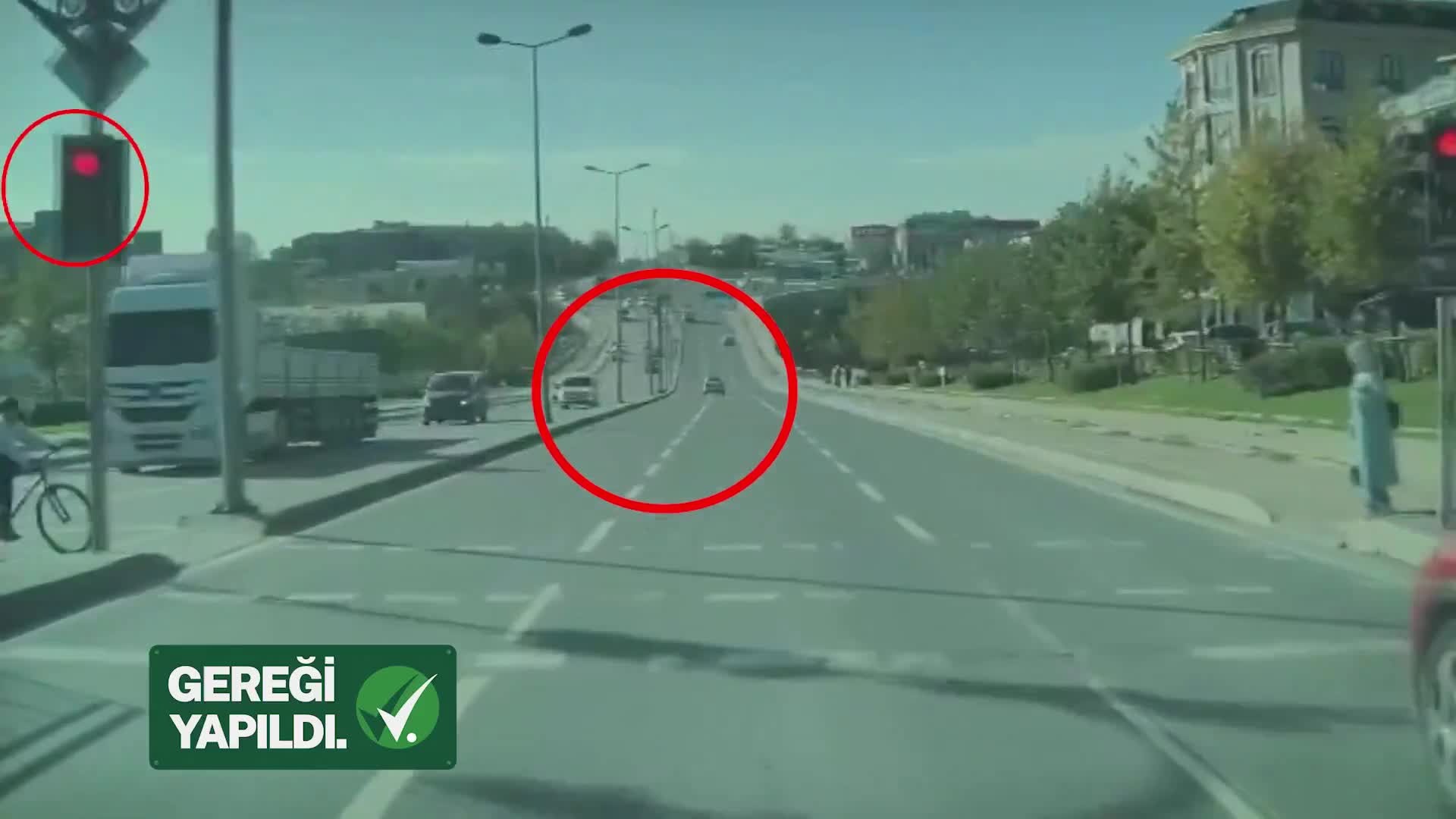 Arnavutköy’de kırmızı ışık ihlali sonrası Bakan Yerlikaya’dan tepki: Çocuklarımız son anda ezilmekten kurtuldu
