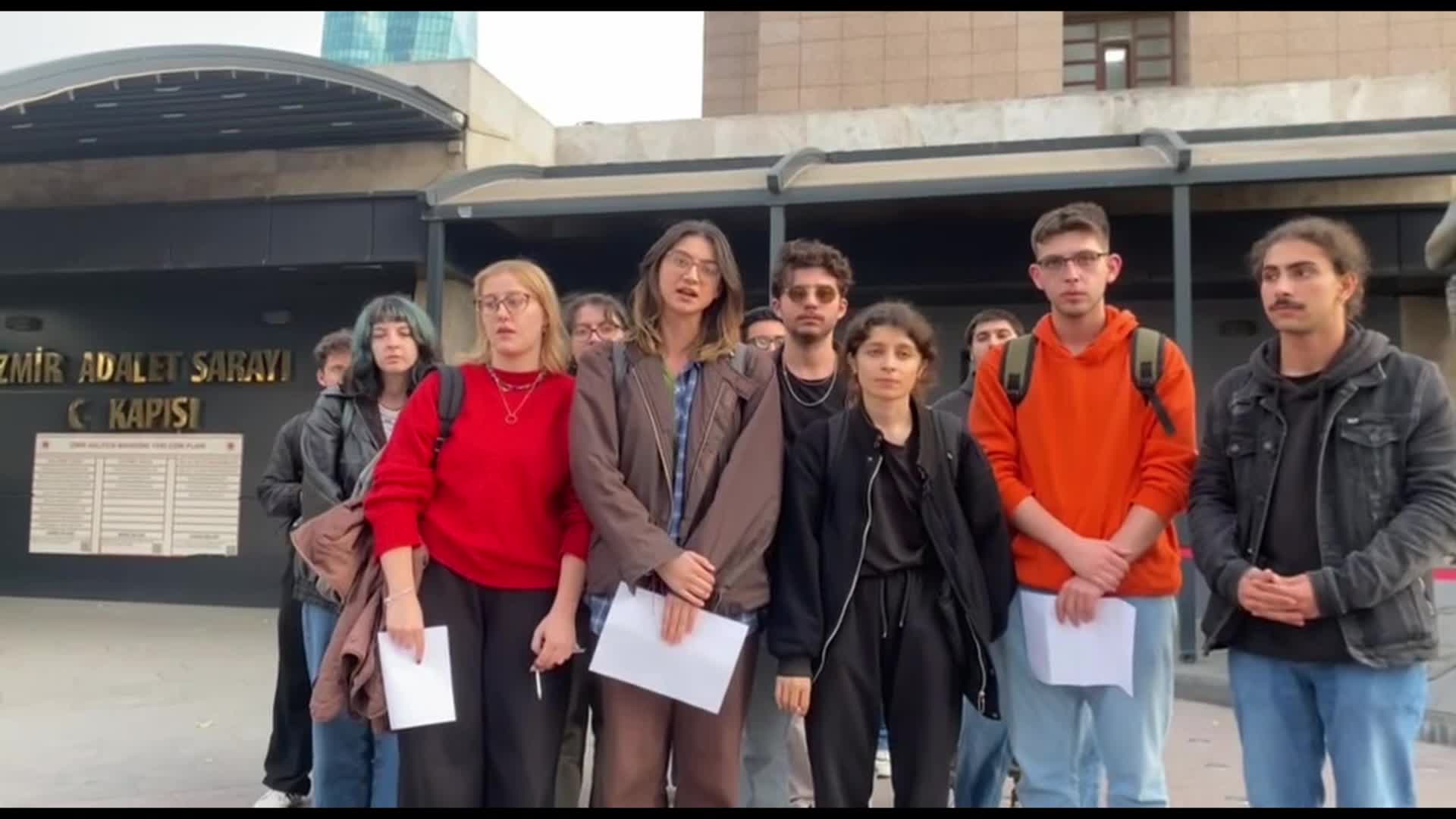 Ege Üniversitesi'nde akademik yıl açılış töreni öncesi yapılan eylemde gözaltına alınan 5 öğrenci serbest bırakıldı