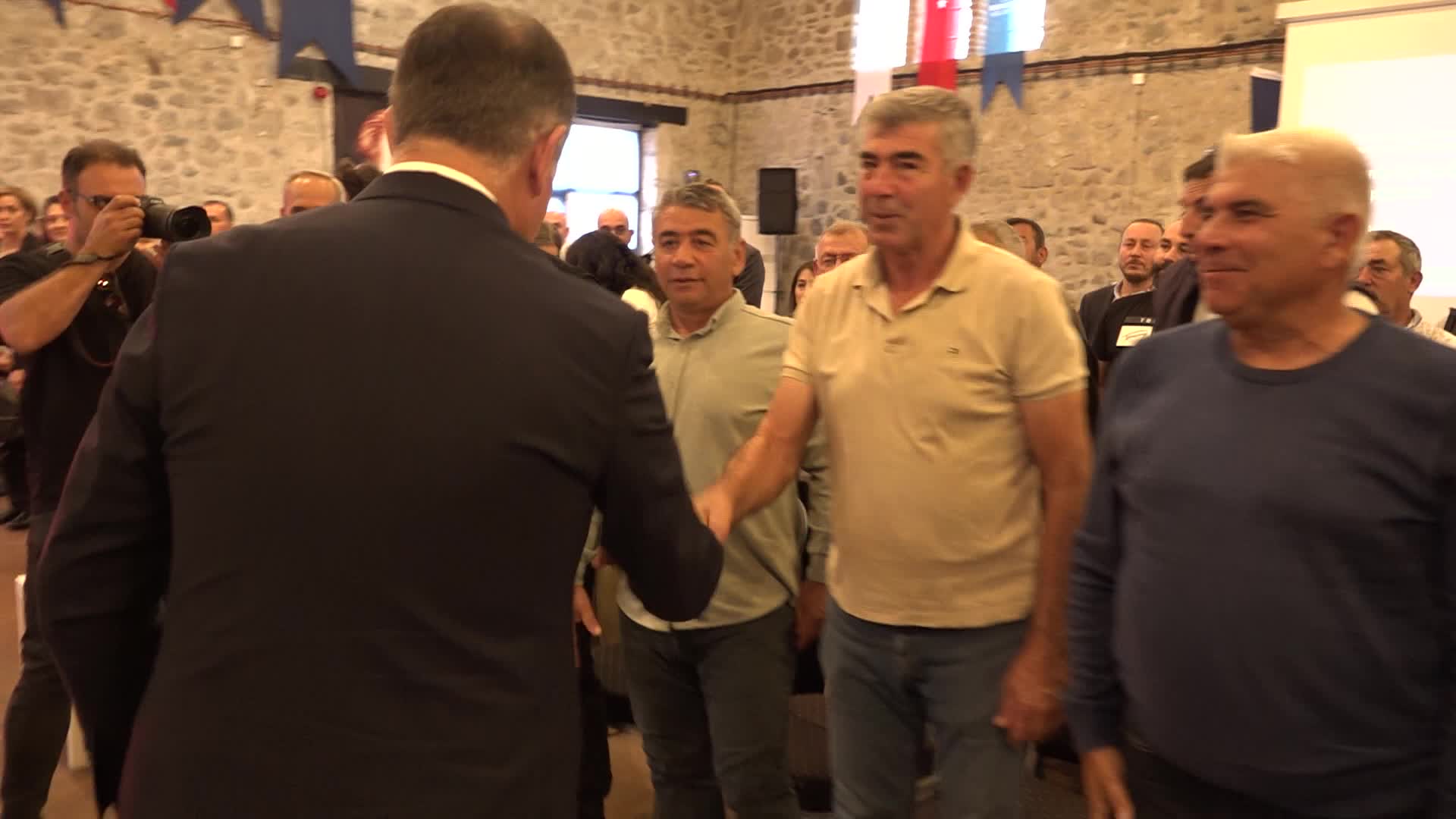 İzmir Büyükşehir Belediye Başkanı Tugay, su ürünleri kooperatiflerinin temsilcileri ile buluştu: “Göreve geldiğimizden beri Körfez iyiye gidiyor”