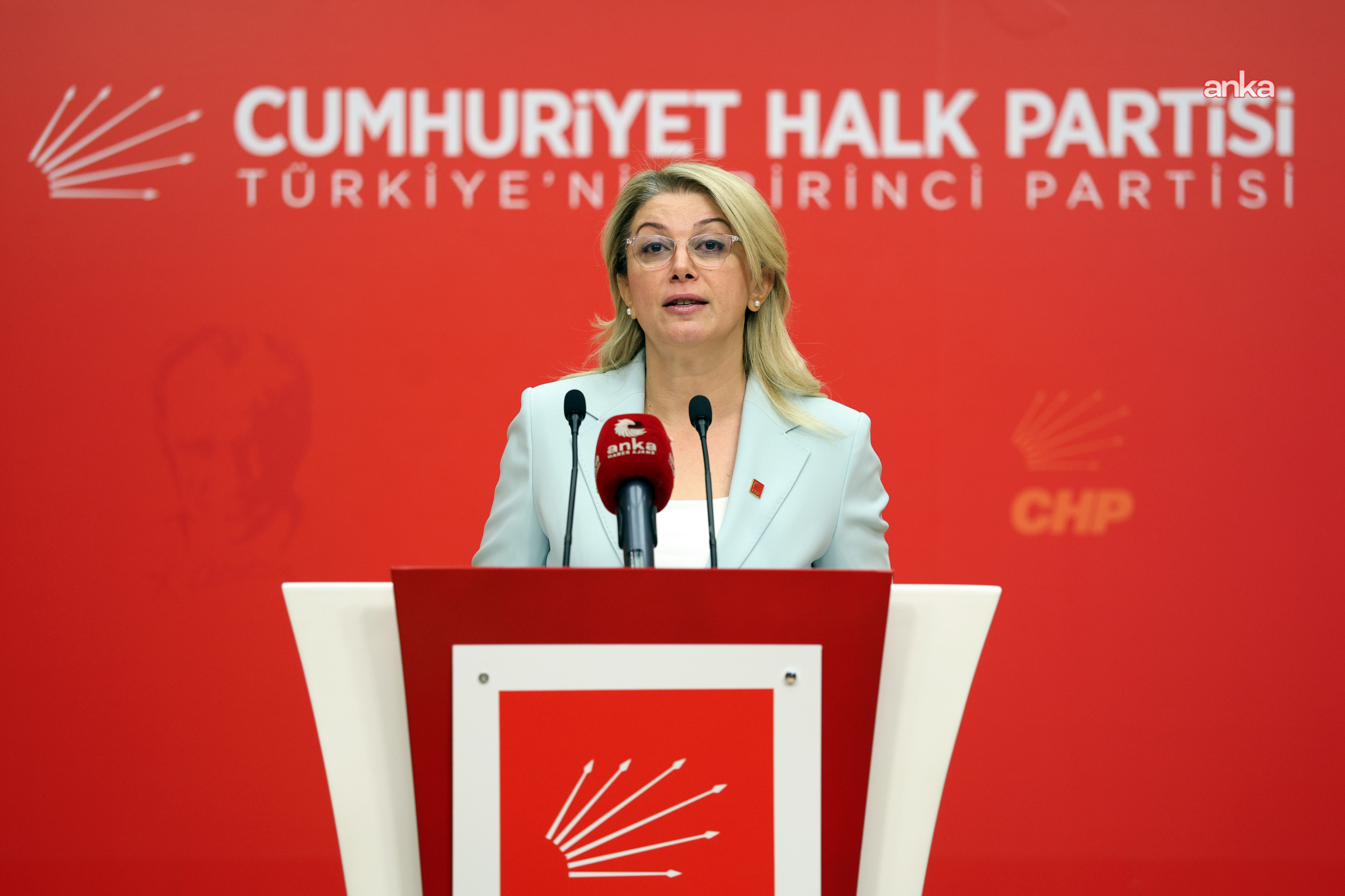 Asu Kaya'dan Hatay'da konteyner yangınında ölen bir yaşındaki bebekle ilgili açıklama: "Bu ihmalin, duyarsızlığın, devletin yokluğunun sonucudur"