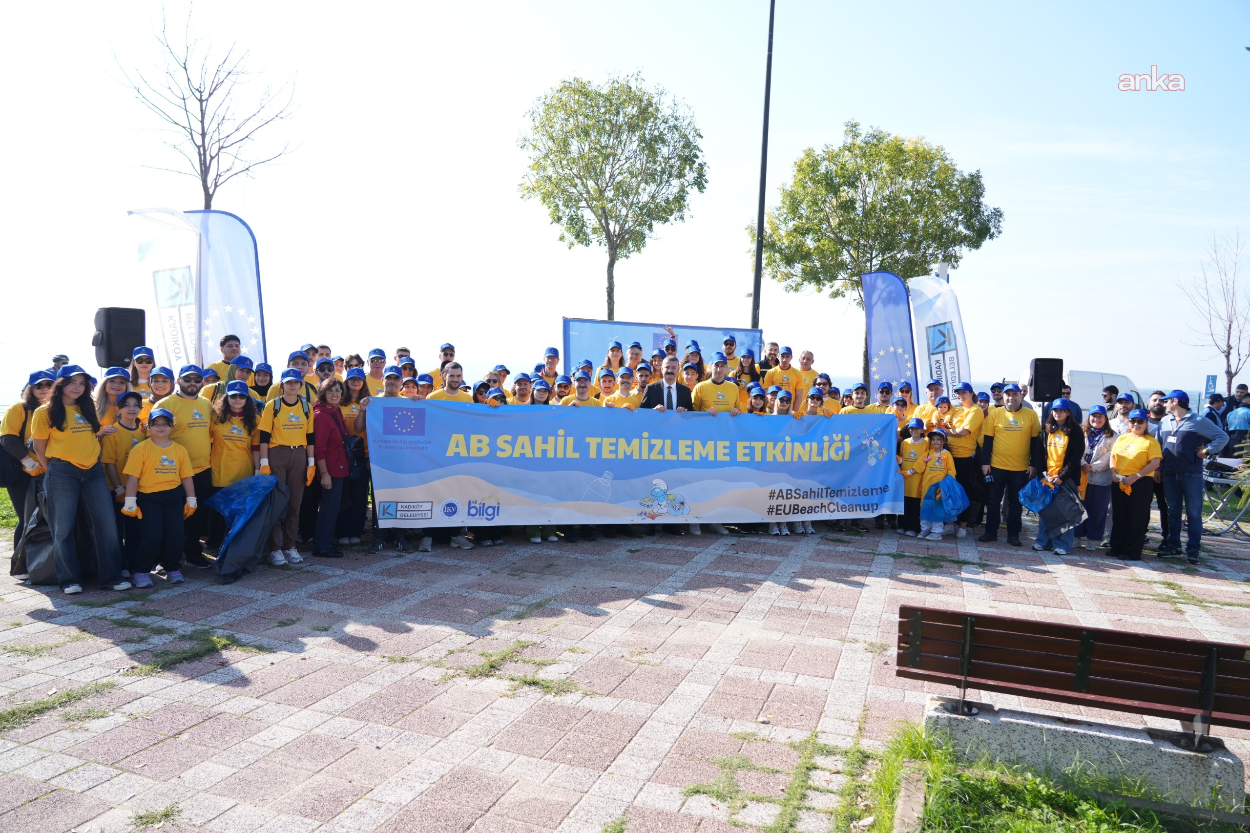 Kadıköy Belediyesi'nden Caddebostan Sahili'nde temizlik etkinliği