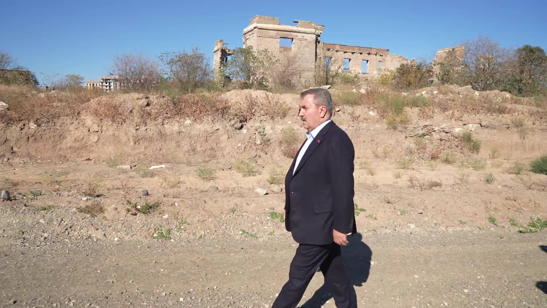 BBP Genel Başkanı Destici, Azerbaycan Ağdam Şehitliği’ni ziyaret etti