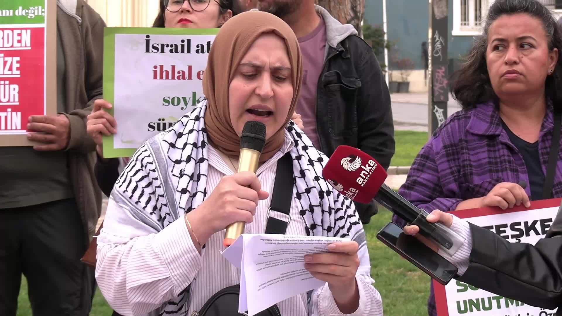 Filistin’e Özgürlük Platformu İsrail'in Gazze'ye saldırılarını İzmir'de protesto etti