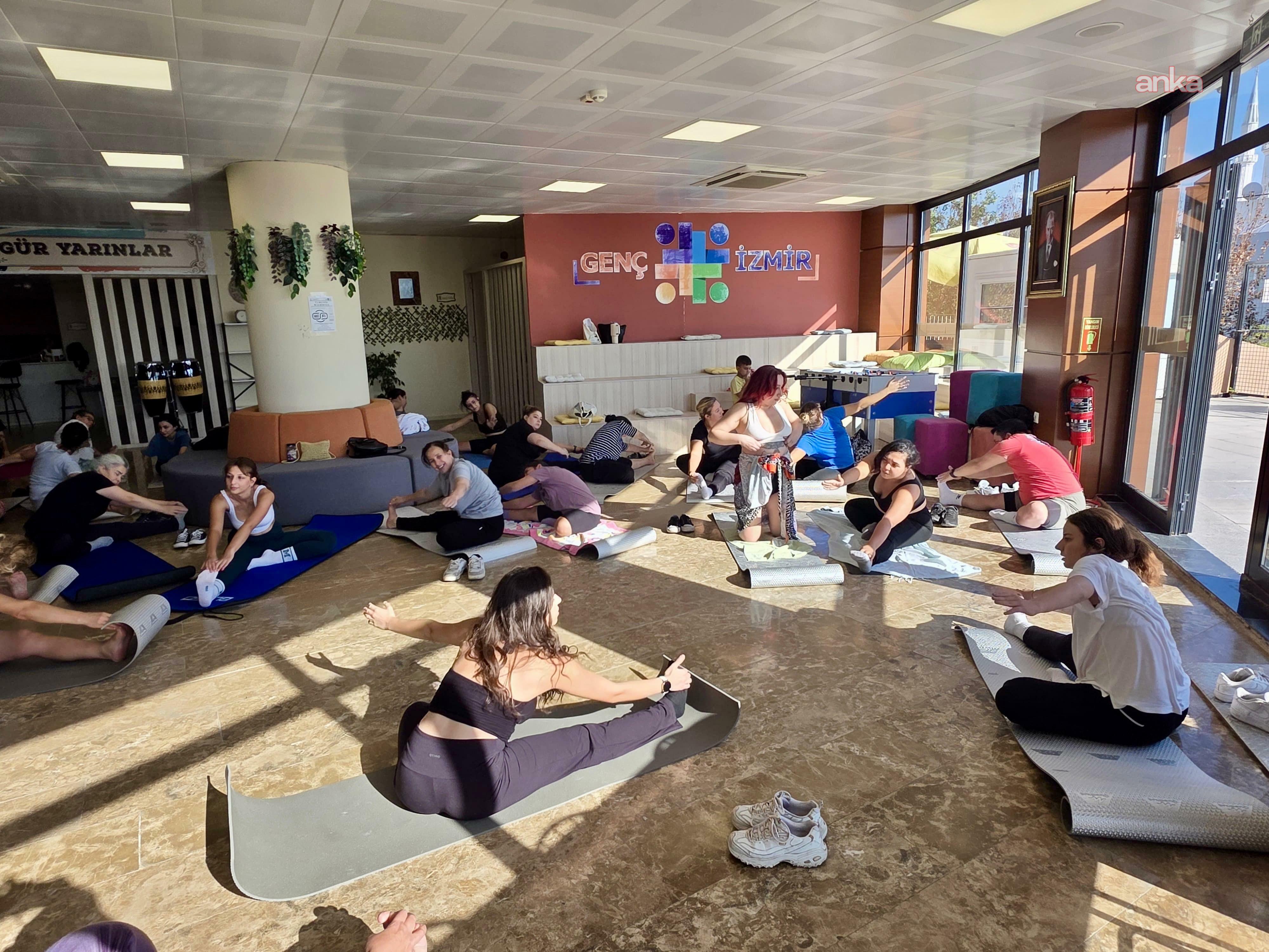 İzmirli gençler için "Yoga Saati"