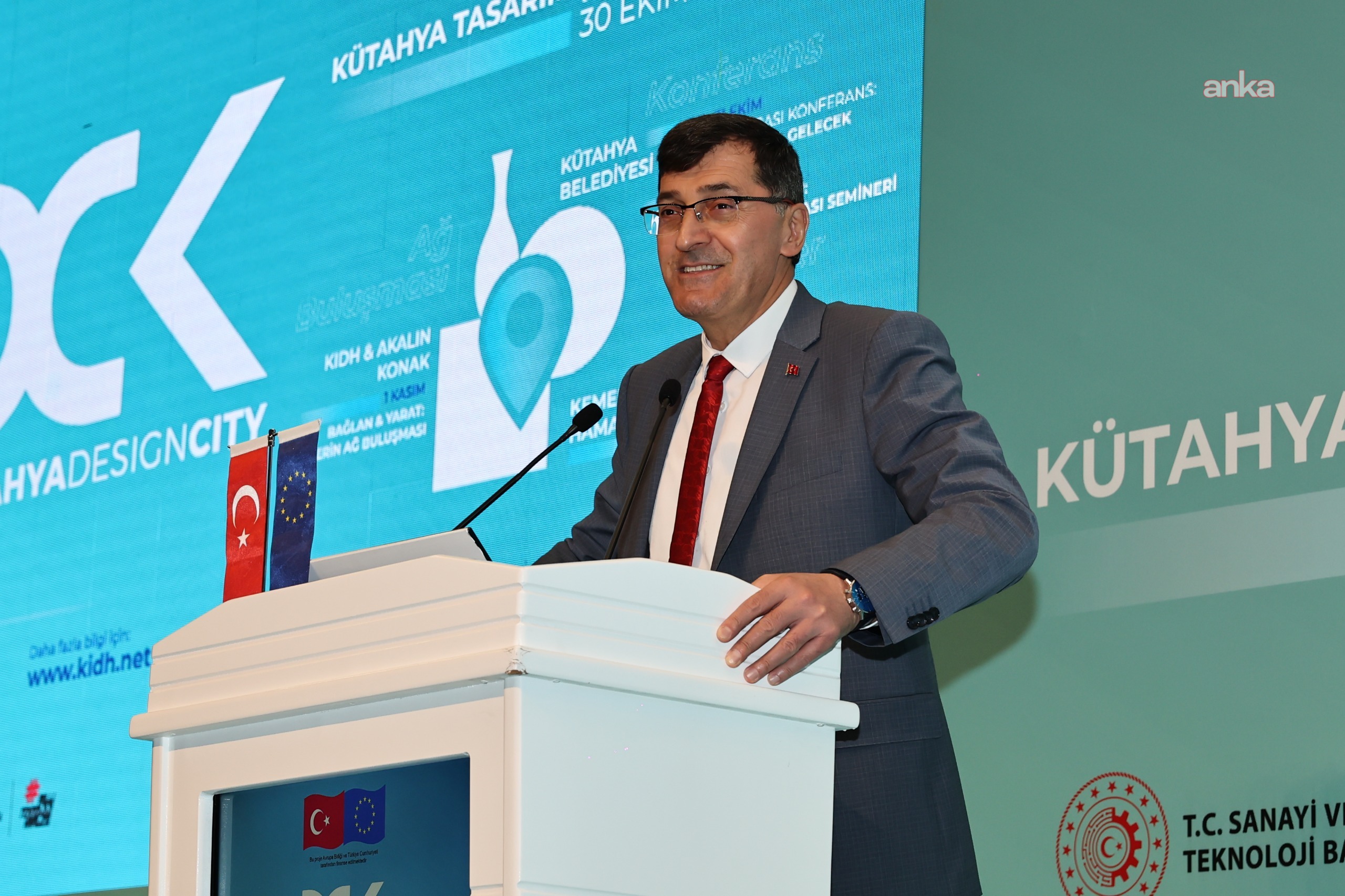 Kütahya Belediye Başkanı Kahveci, "Tasarım Şehri Haftası" konferansına katıldı