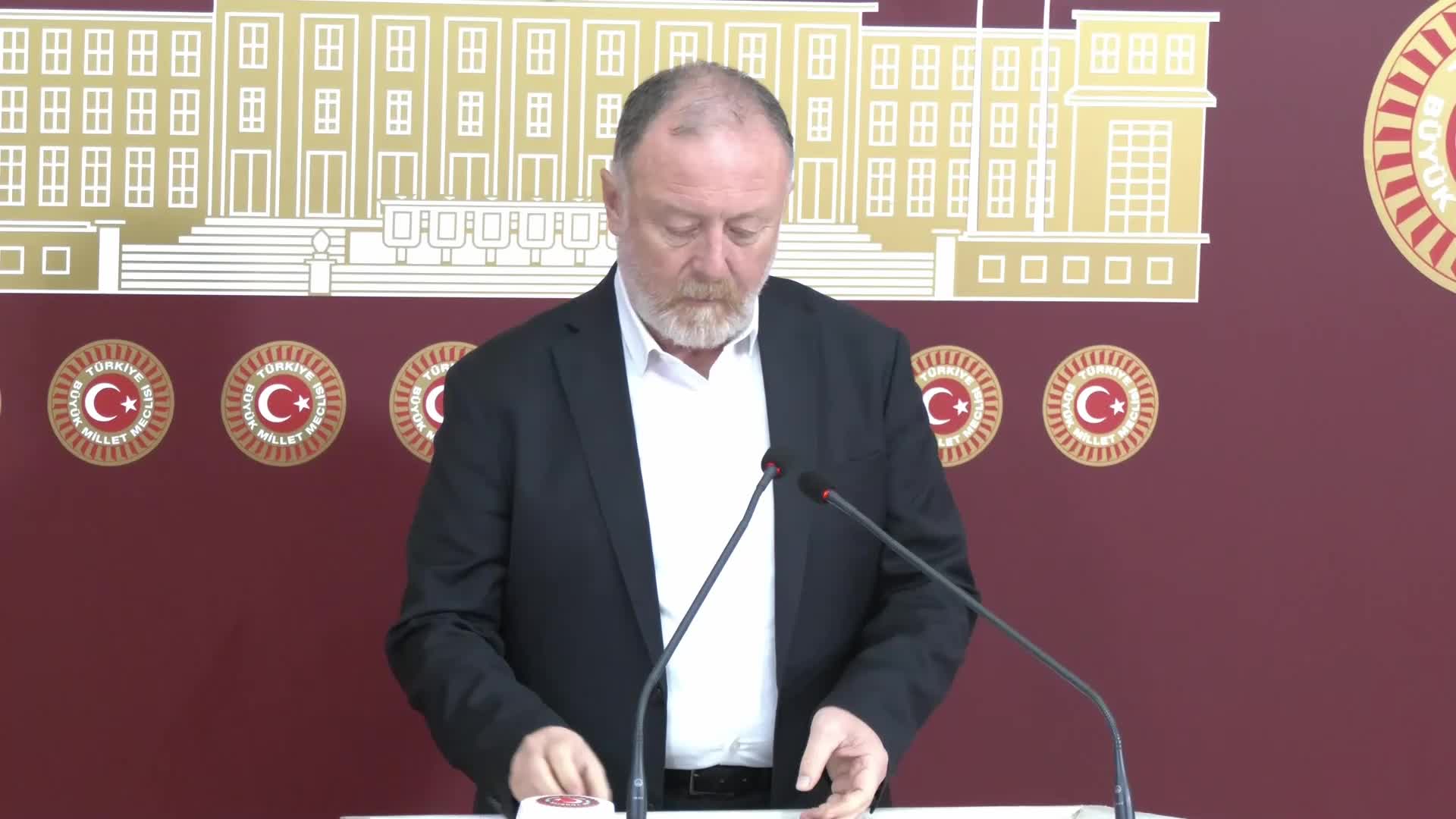 Sezai Temelli: Bırakın ekmek ve barış için bütçe hazırlamayı, sermaye ve savaş için bütçe hazırlamaya devam ettiniz