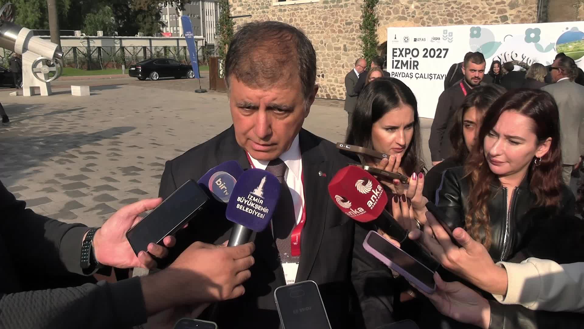 İzmir Büyükşehir Belediye Başkanı Tugay’dan "çöp krizi" açıklaması: "Olay bakanlıkta bitiyor, önümüzdeki günlerde makul bir noktaya gideceğimize inanıyorum"