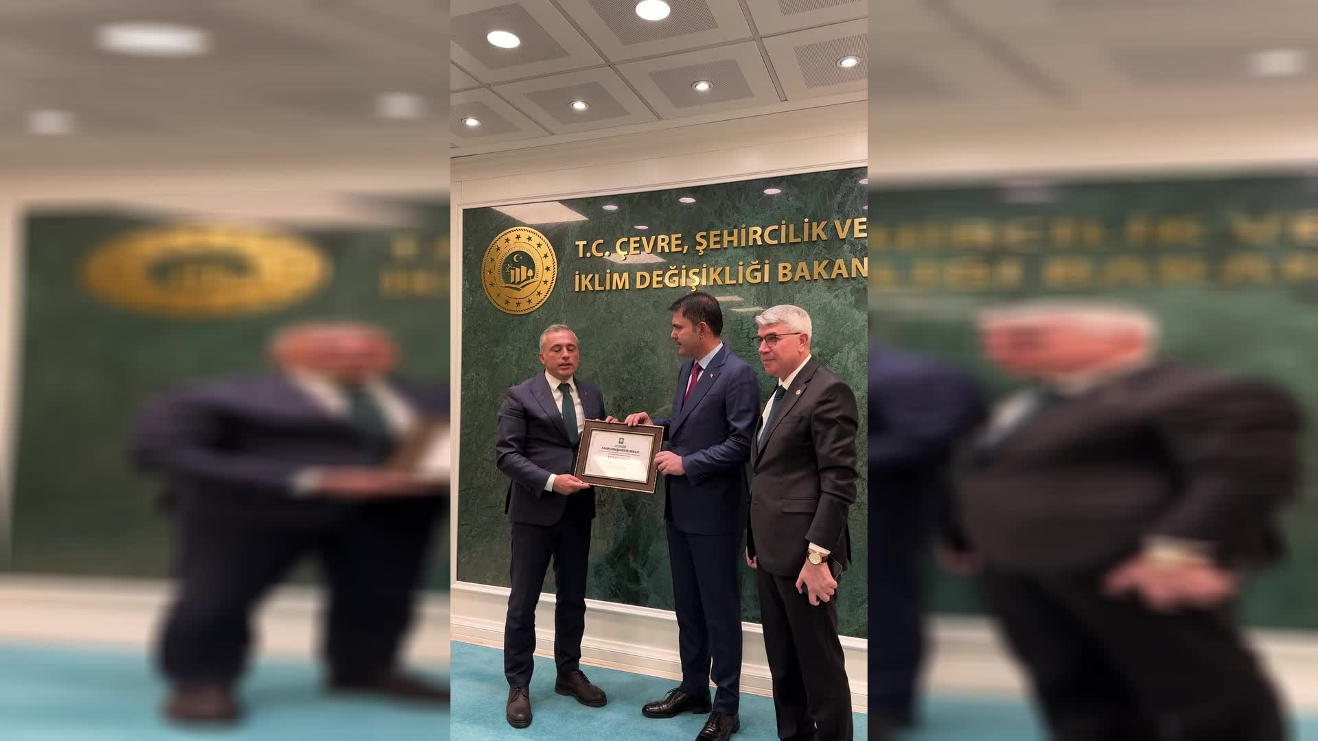Bakan Kurum, Osmaniye’de kurulacak “Murat Kurum Bey Mahallesi” için Osmaniyeli vatandaşlara teşekkür etti