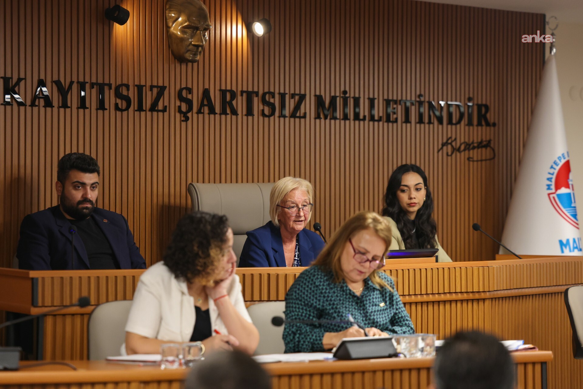Maltepe Belediye Meclisi’nde kadına yönelik şiddete karşı ortak irade çağrısı