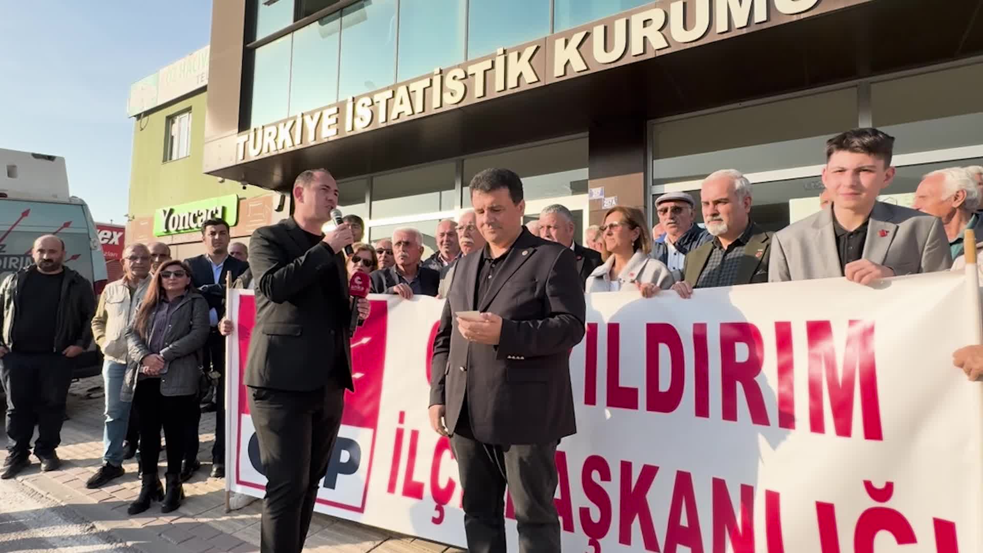 CHP'li Öztürk'ten Bakan Şimşek'e tepki: Ya matematik bilmiyorsun ya da bilinçli olarak emeklinin, memurun, işçinin cebinden çalarak bütçeyi denkleştirmeye çalışıyorsun