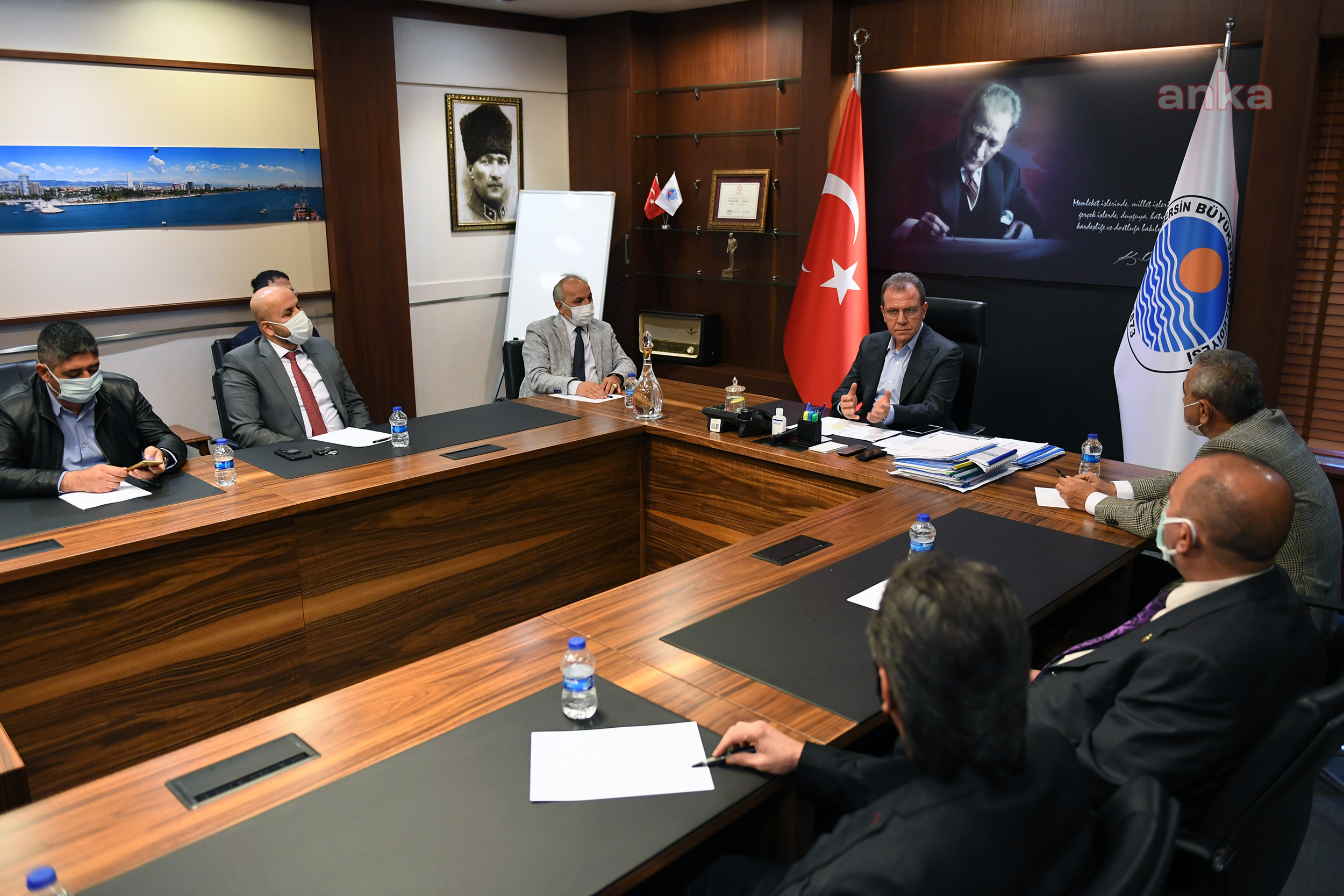 VAHAP SEÇER: “BİZ BUGÜNLER İÇİN VARIZ, BÜTÜN ESNAFLARIMIZIN YANINDAYIZ”