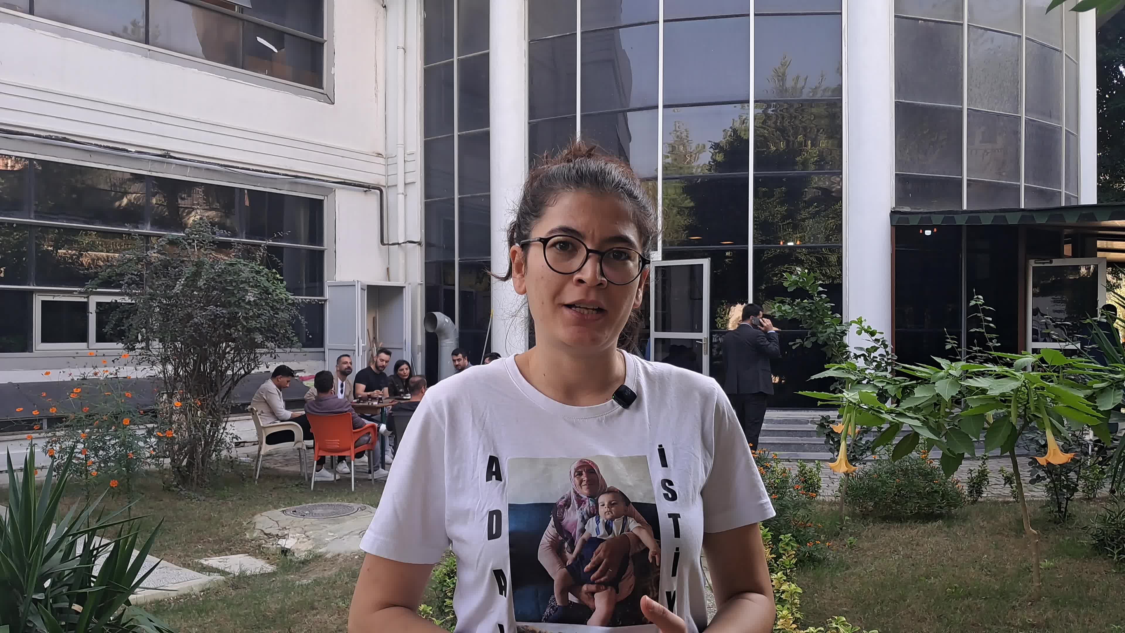 Depremde 69 kişinin hayatını kaybettiği Fuat Koku Sitesi davasında müşteki Döne Kaya, Adana ve Bolu'daki "olası kast" kararlarını hatırlattı