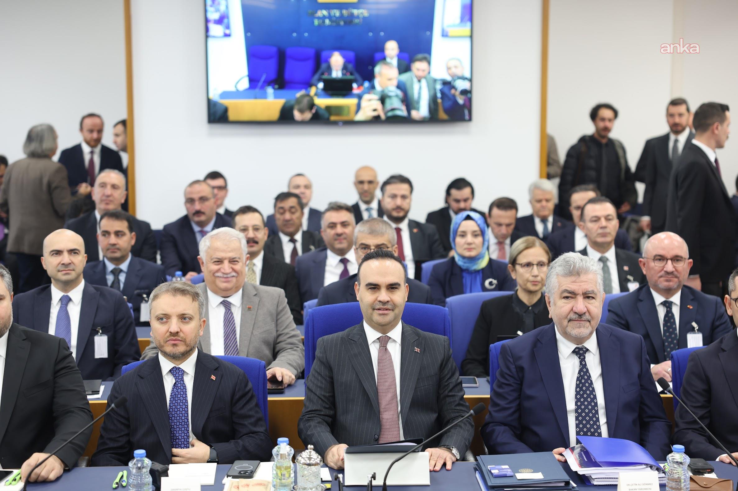 2026 yılı bütçesi Plan ve Bütçe Komisyonu'nda...  Bakan Kacır'dan "KAAN motoru" yanıtı: Savunma sanayinde, parasını ödesek dahi teknolojiyi başka ülkelerden tedarik etmekte sorunlar yaşayabiliriz