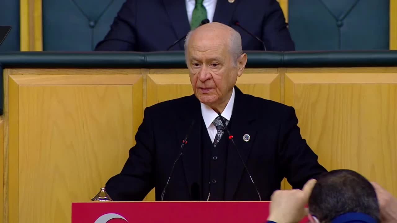 BAHÇELİ’DEN DAVUTOĞLU’NA: BİZE SÖYLEDİKLERİNİ AÇIKLAMIŞ OLSAYDIK İNSAN İÇİNE ÇIKACAK YÜZÜ OLMAZDI