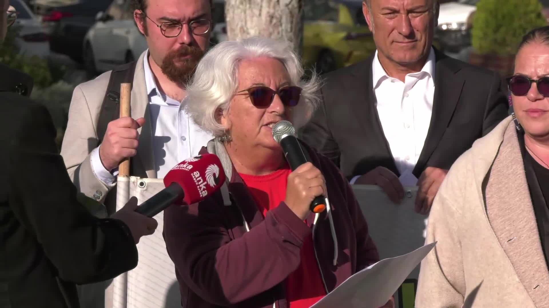 Balıkesir’deki "Altın-Bakır Madeni" projesi Çevre, Şehircilik ve İklim Değişikliği Bakanlığı önünde protesto edildi... CHP'li Sarıbal: "Yerin üstü, yerin altından kıymetlidir"