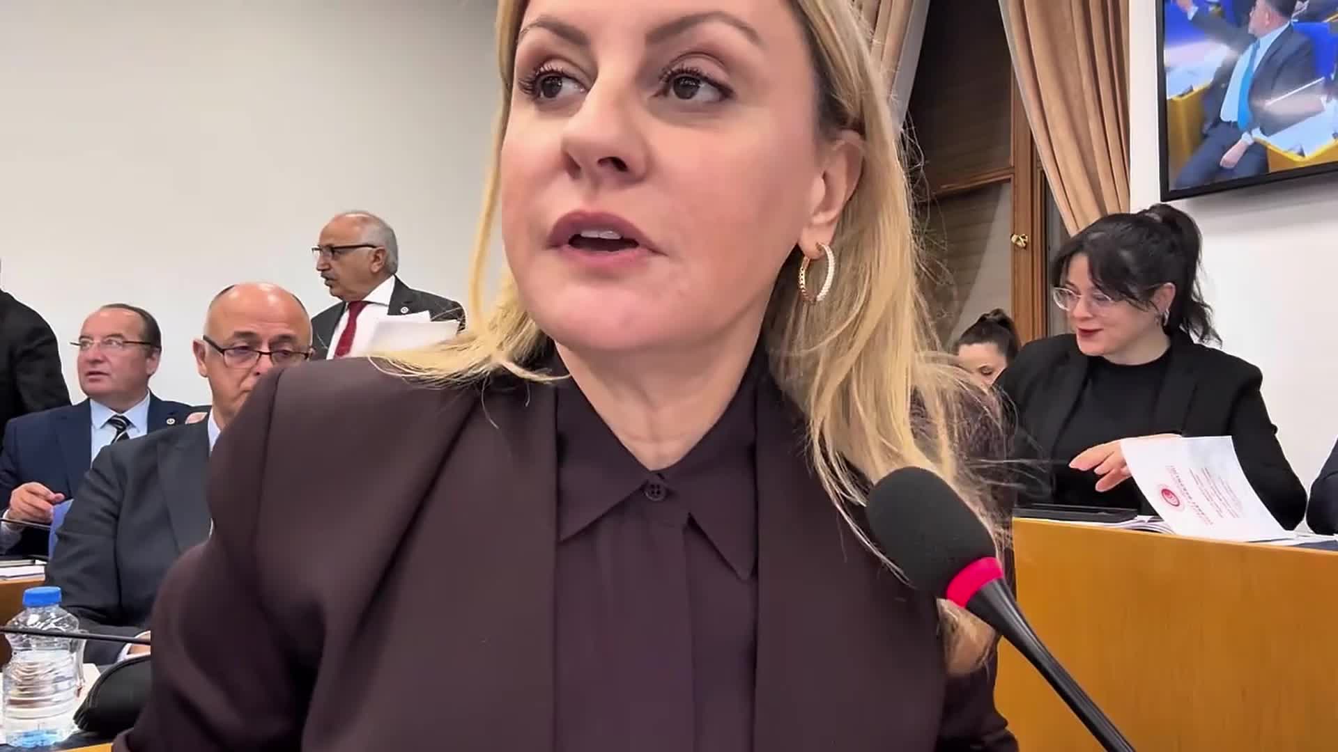 2026 yılı bütçesi Plan ve Bütçe Komisyonu'nda... CHP'li Ösen: Geçen yıl sorun olmaktan çıkardığınızı söylediğiniz cari açık, bu yıl neden yüzde 100 arttı?