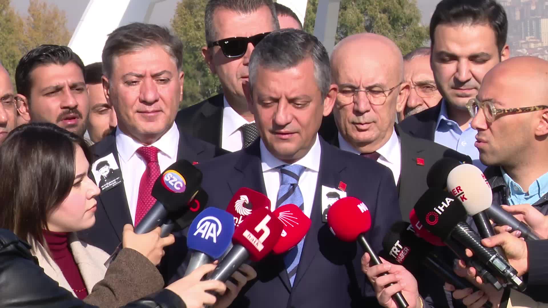 CHP Genel Başkanı Özgür Özel: "Dilek Hanım'ın pasaportunu iptal ettiler; bu yaptığınız ucuzluk"
