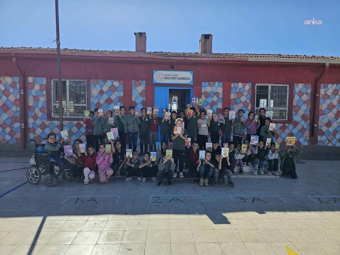Kırklareli’nin Lüleburgaz ilçesinden, bin 700 kilometre uzaklıktaki Mardin’in Derik ilçesine kitap bağışı