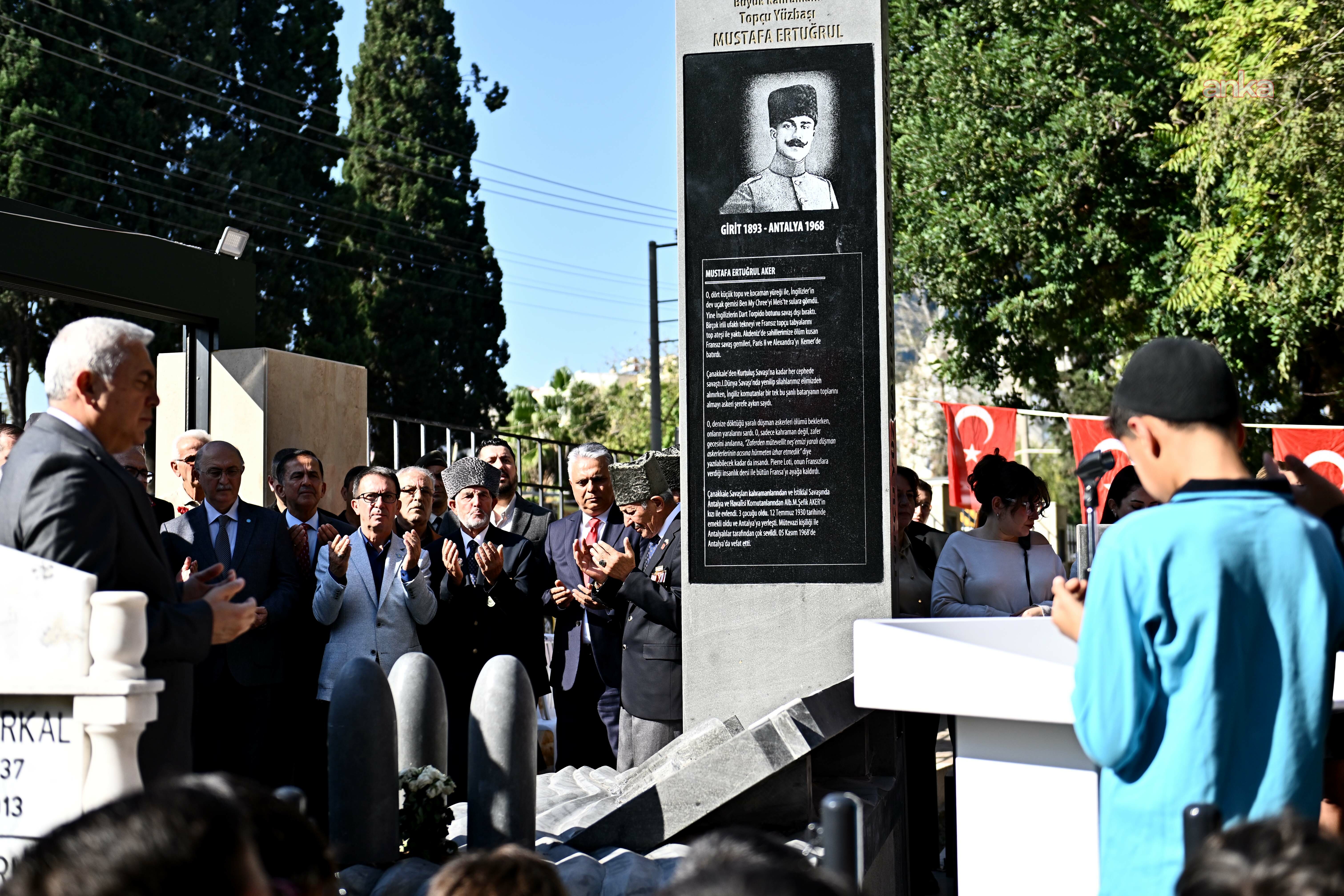 Muratpaşa Belediyesi, Topçu Yüzbaşı Mustafa Ertuğrul Aker'i andı