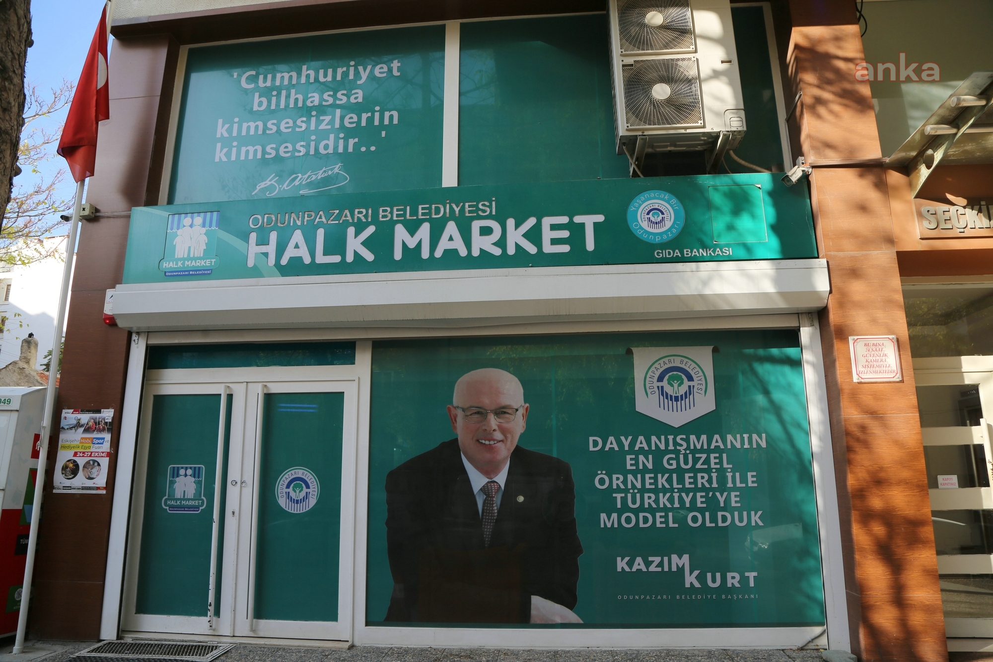 TÜM YEREL SEN'DEN ODUNPAZARI HALK MARKETE BAĞIŞ