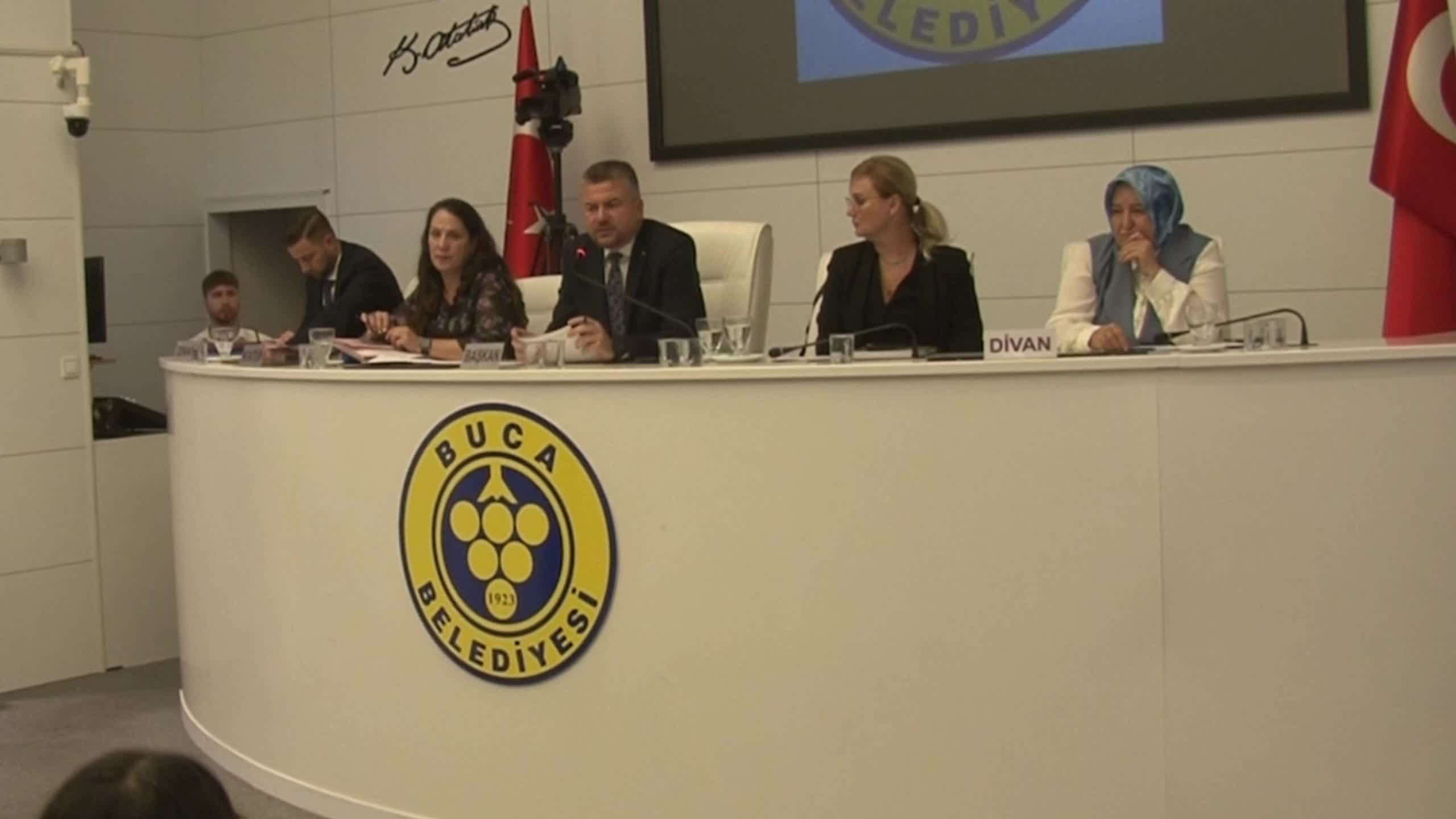 Buca Sosyal Konutlar sakinleri çürük binalardan kurtuluyor