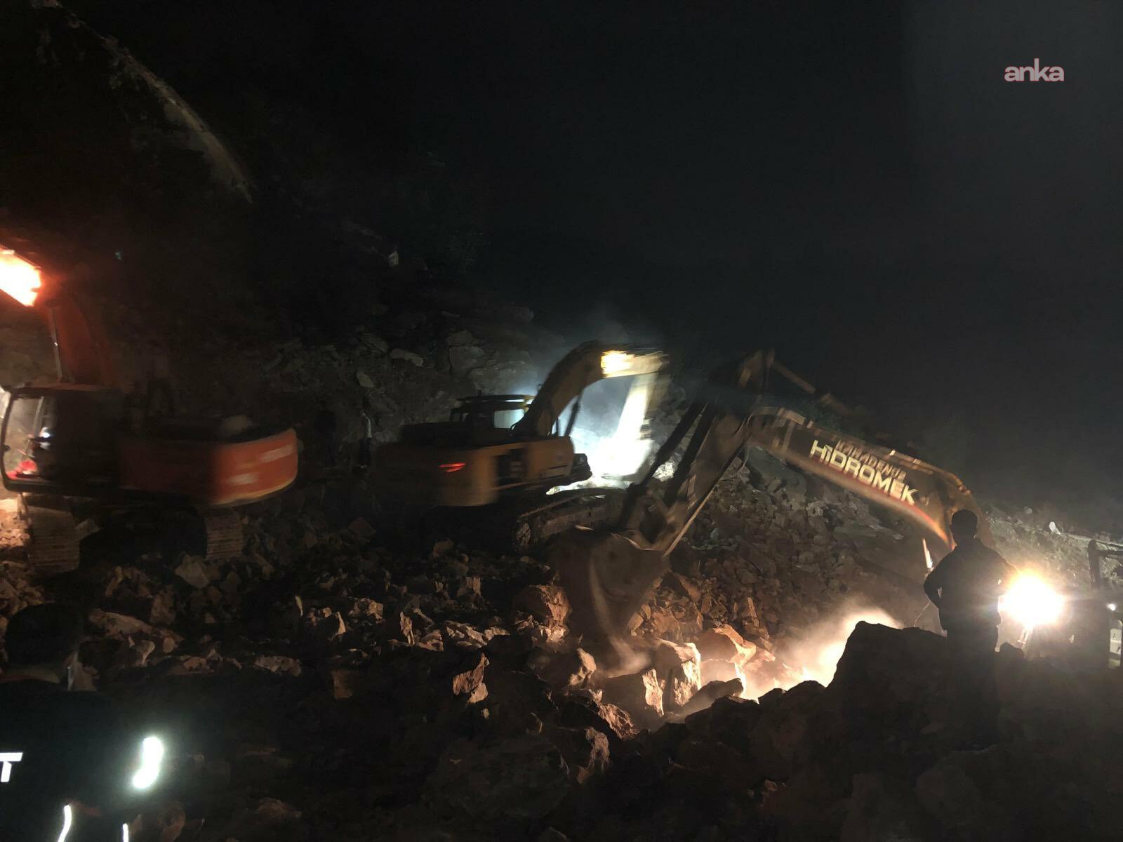 Ordu'nun Fatsa ilçesinde taş ocağında göçük: İki işçi mahsur kaldı