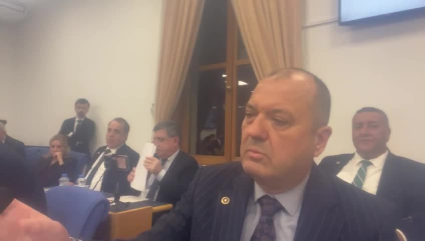 2026 yılı bütçesi Plan ve Bütçe Komisyonu'nda... İlhami Özcan Aygun: Siz Türk çiftçisini değil, Amerikan ve Rus çiftçisini koruyorsunuz