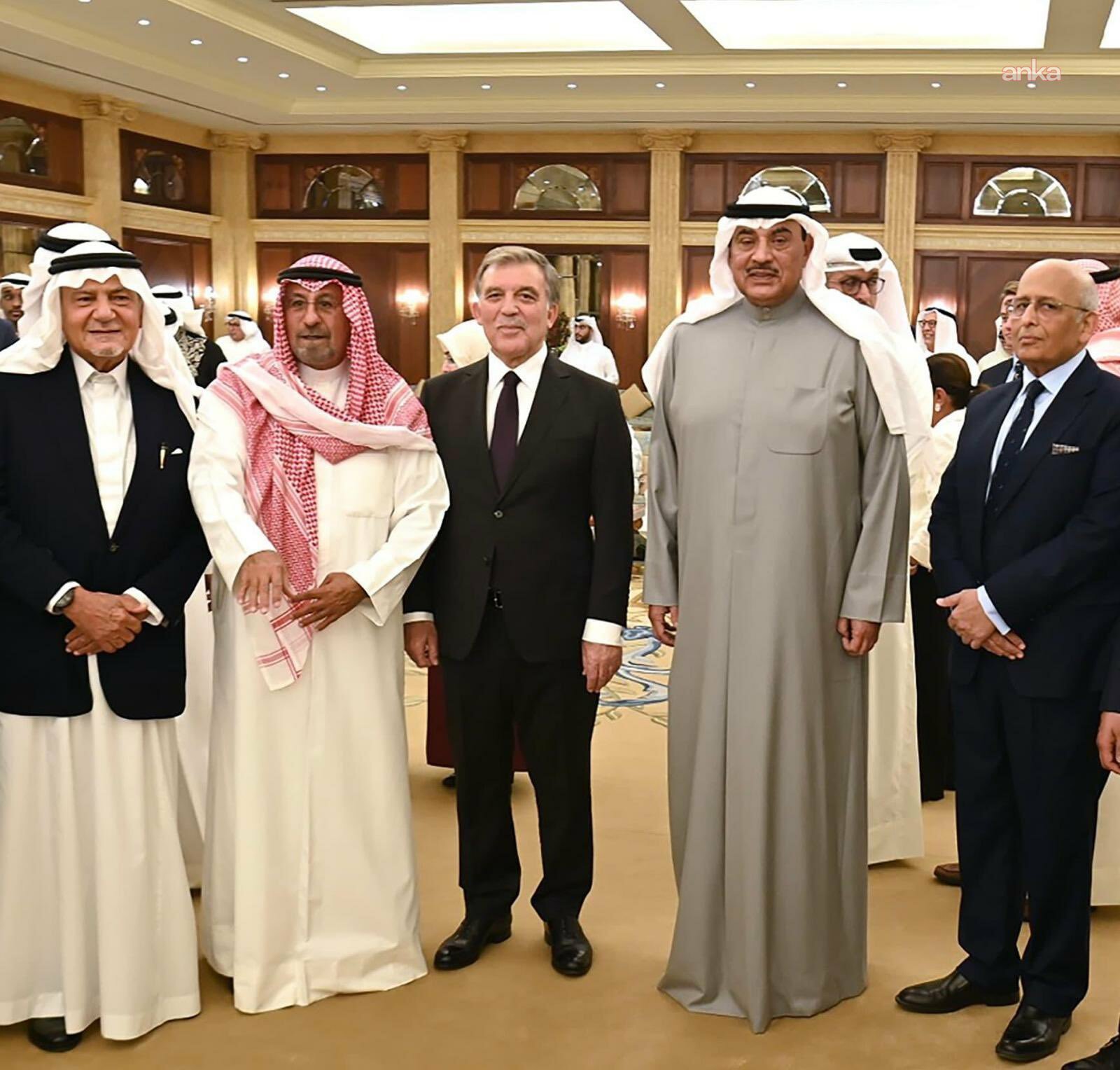 Abdullah Gül, Kuveyt eski Başbakanı Al-Salam'ın daveti üzerine Kuveyt'e ziyaret