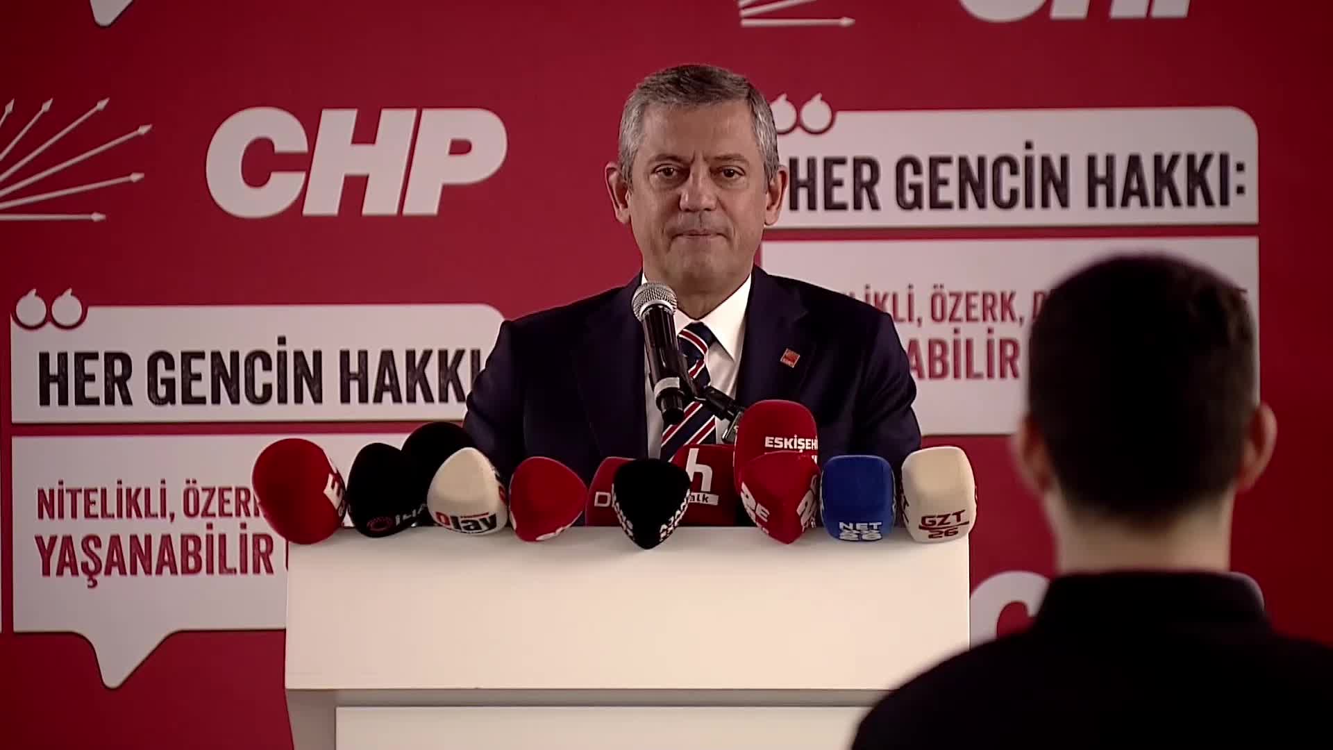 Özgür Özel: "Kendisine hukuk, kendinden olmayan muhaliflere düşman hukuk sisteminin uygulandığı bir sürecin içindeyiz"