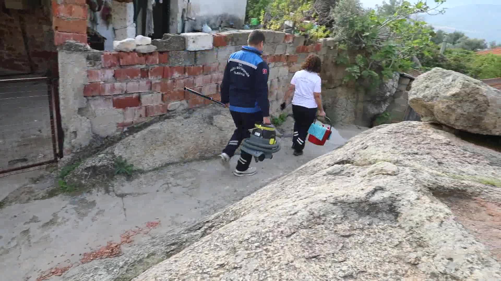Muğla Büyükşehir Belediyesi’nin Milas’ta yaşayan anne-kıza desteği sürüyor