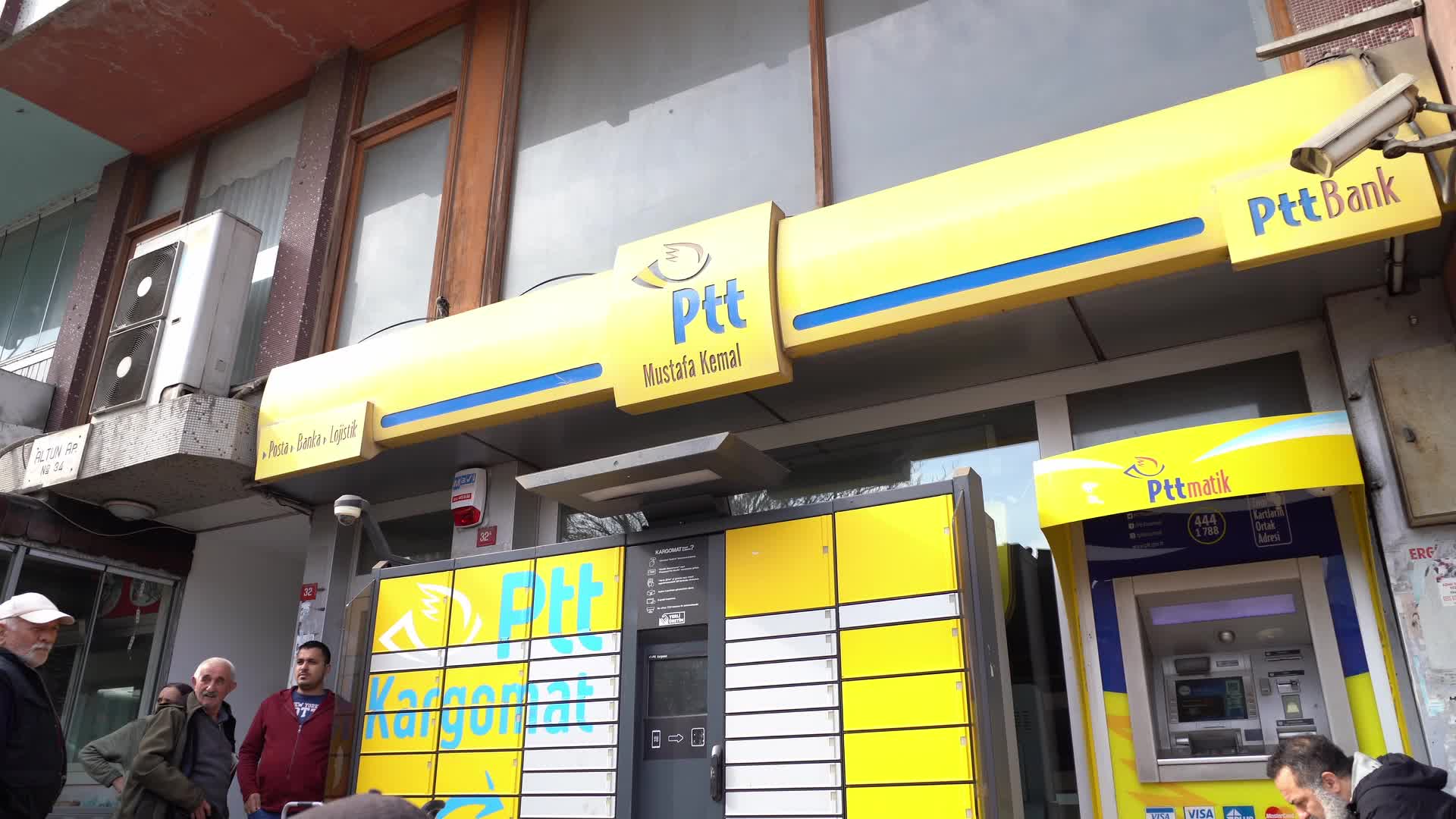 Ataşehir Finanskent Mahallesi sakinlerinden PTT şubesinin sadece haftanın iki günü hizmet vermesine tepki