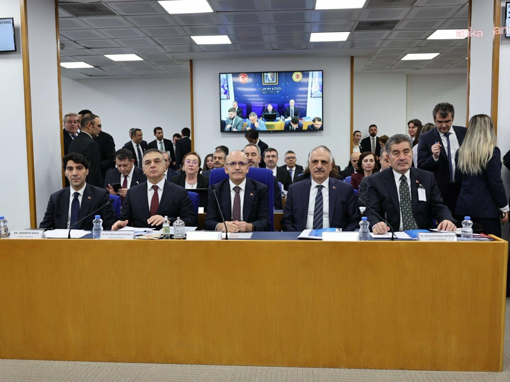 TBMM Plan ve Bütçe Komisyonu...  Mehmet Şimşek eleştirilere yanıt verdi: Benden burjuva sermayeci çıkartamazsınız