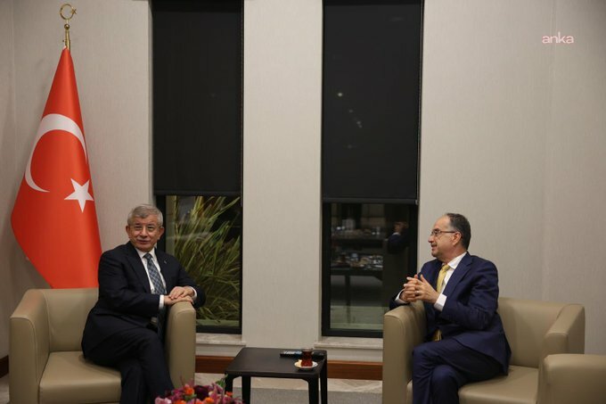Ahmet Davutoğlu, Arnavutluk Cumhurbaşkanı Begaj ile görüştü