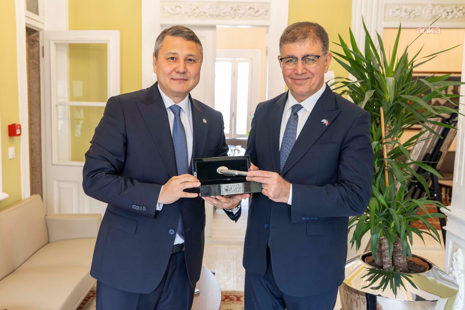 İzmir Büyükşehir Belediye Başkanı Tugay Kazakistan heyetini ağırladı