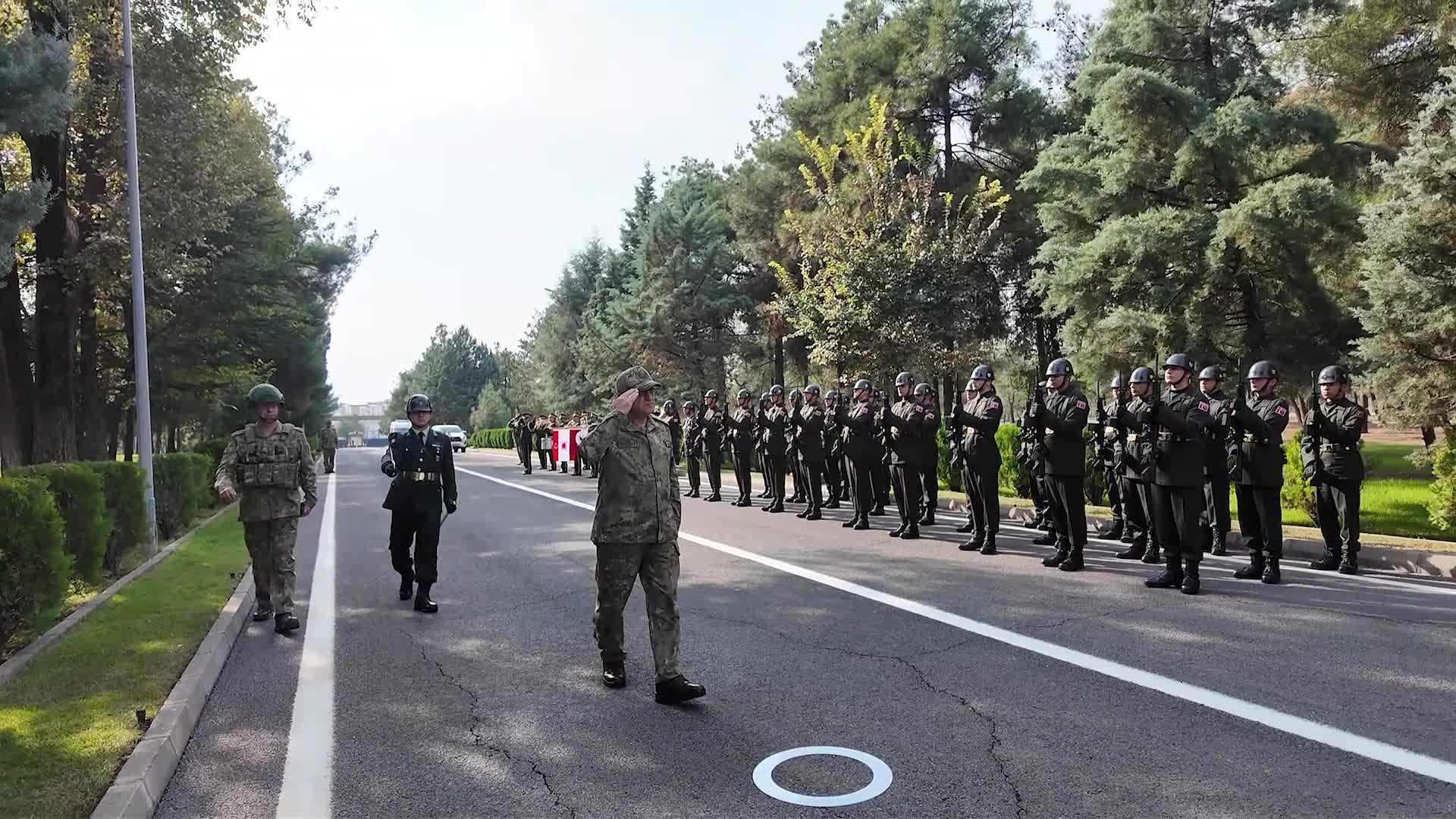 Kara Kuvvetleri Komutanı Orgeneral Tokel, Diyarbakır ve Gaziantep'te denetlemelerde bulundu