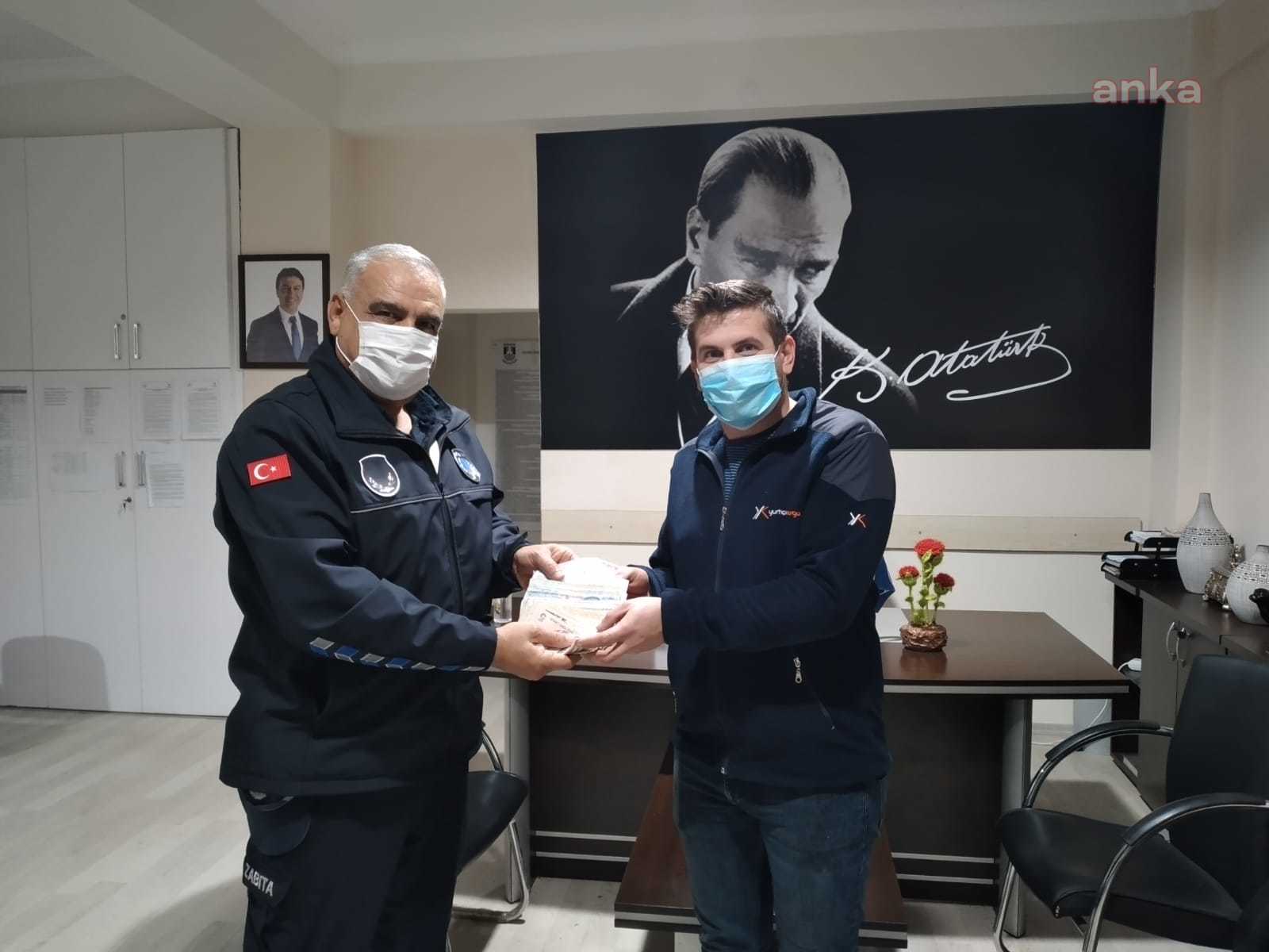 ATM'DE UNUTULAN PARAYI ZABITA MEMURU FARK ETTİ