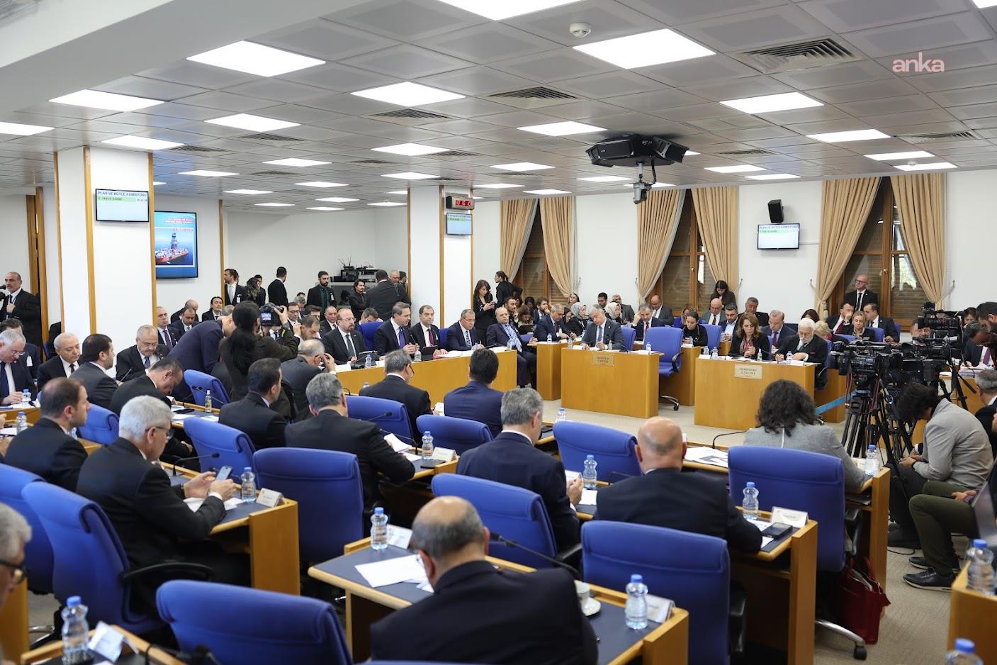 2026 bütçesi Plan ve Bütçe Komisyonu'nda... CHP'li Akay: "Enerji Bakanlığı’nın maliyeti düşürülürken, yükü belediyeler ve vatandaş taşıyor"