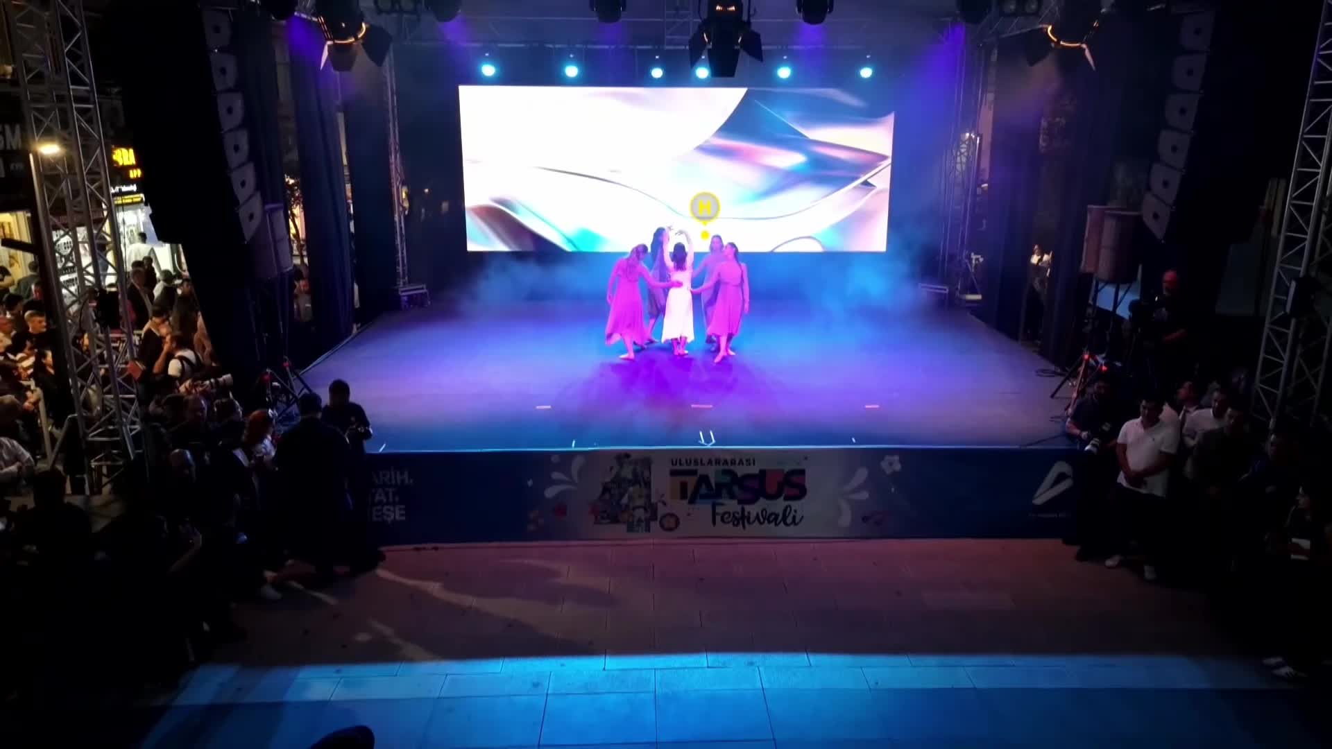4. Uluslararası Tarsus Festivali... Vahap Seçer: Tarsus tramvayını 'CHP'li bir belediye başkanı yaptı' dedirteceğiz