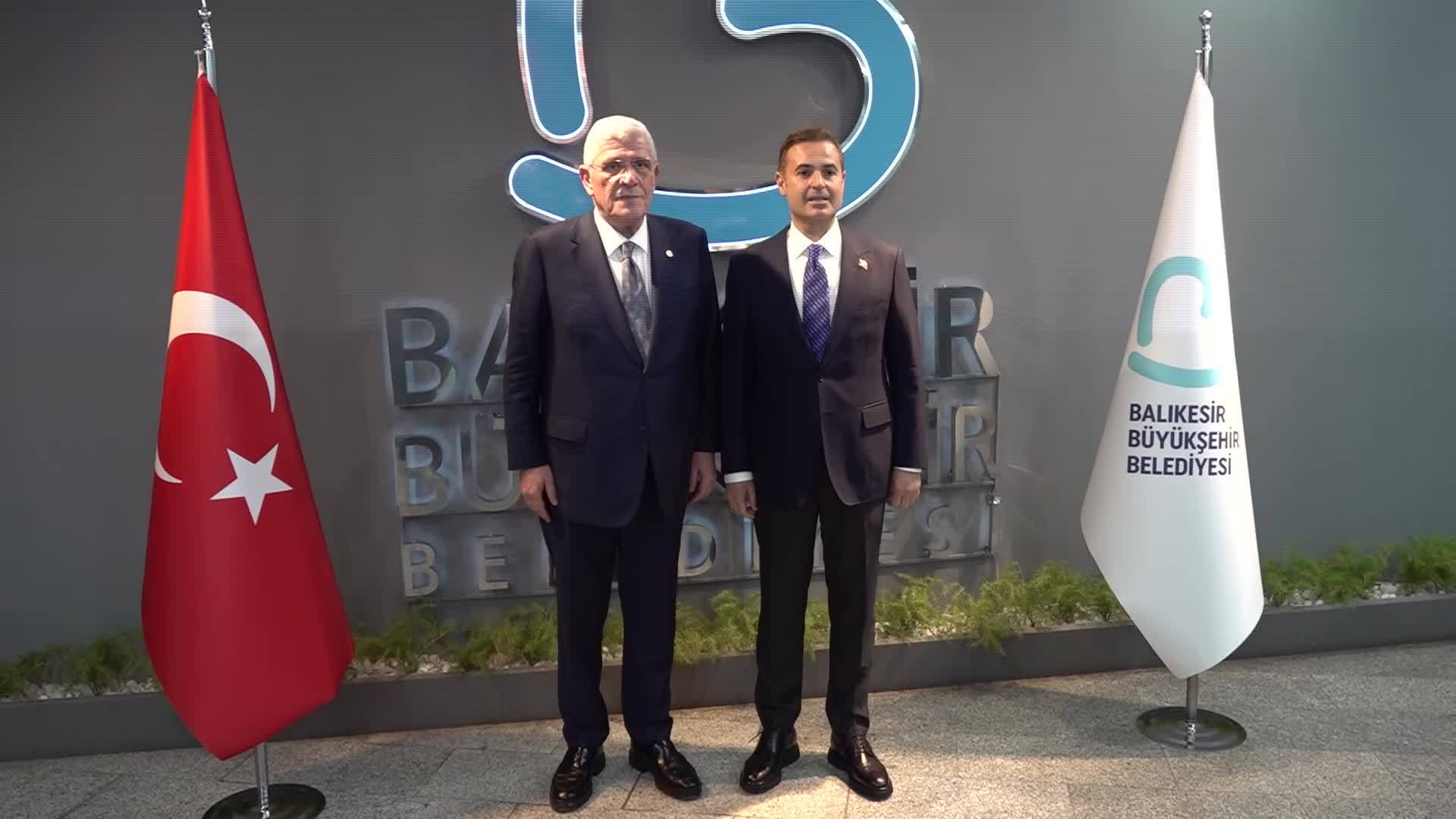 İYİ Parti Genel Başkanı Dervişoğlu, Balıkesir Büyükşehir Belediye Başkanı Ahmet Akın’ı ziyaret etti