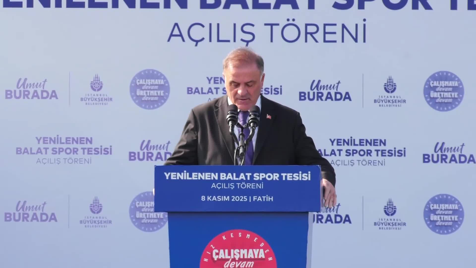 İBB Başkan Vekili Aslan: Ekrem Başkanımızın 2019’da giydiği hizmet formasının rengi dayanışma, üzerindeki arma halk sevgisidir