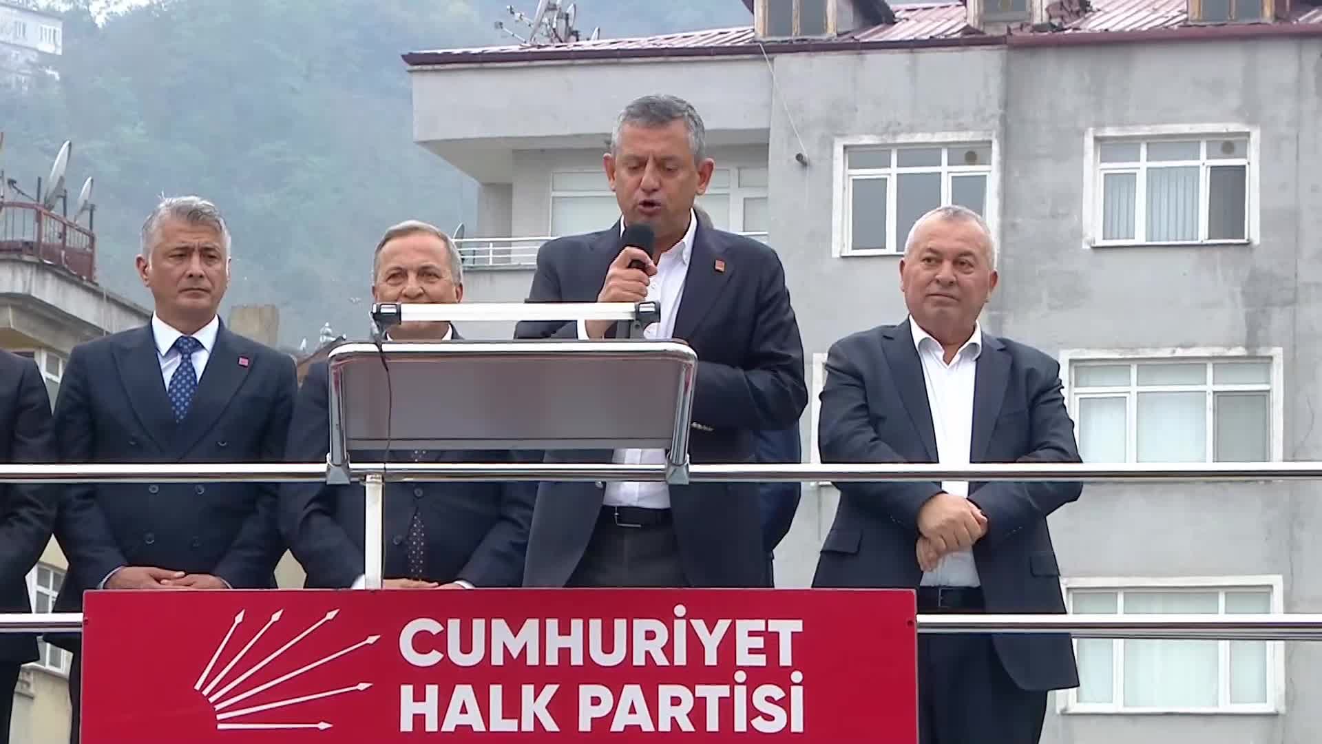 CHP'nin "Millet İradesine Sahip Çıkıyor" mitingi... Özgür Özel: "Bunları götüreceğiz hakkımızı verecek bir iktidarı başımıza getireceğiz"